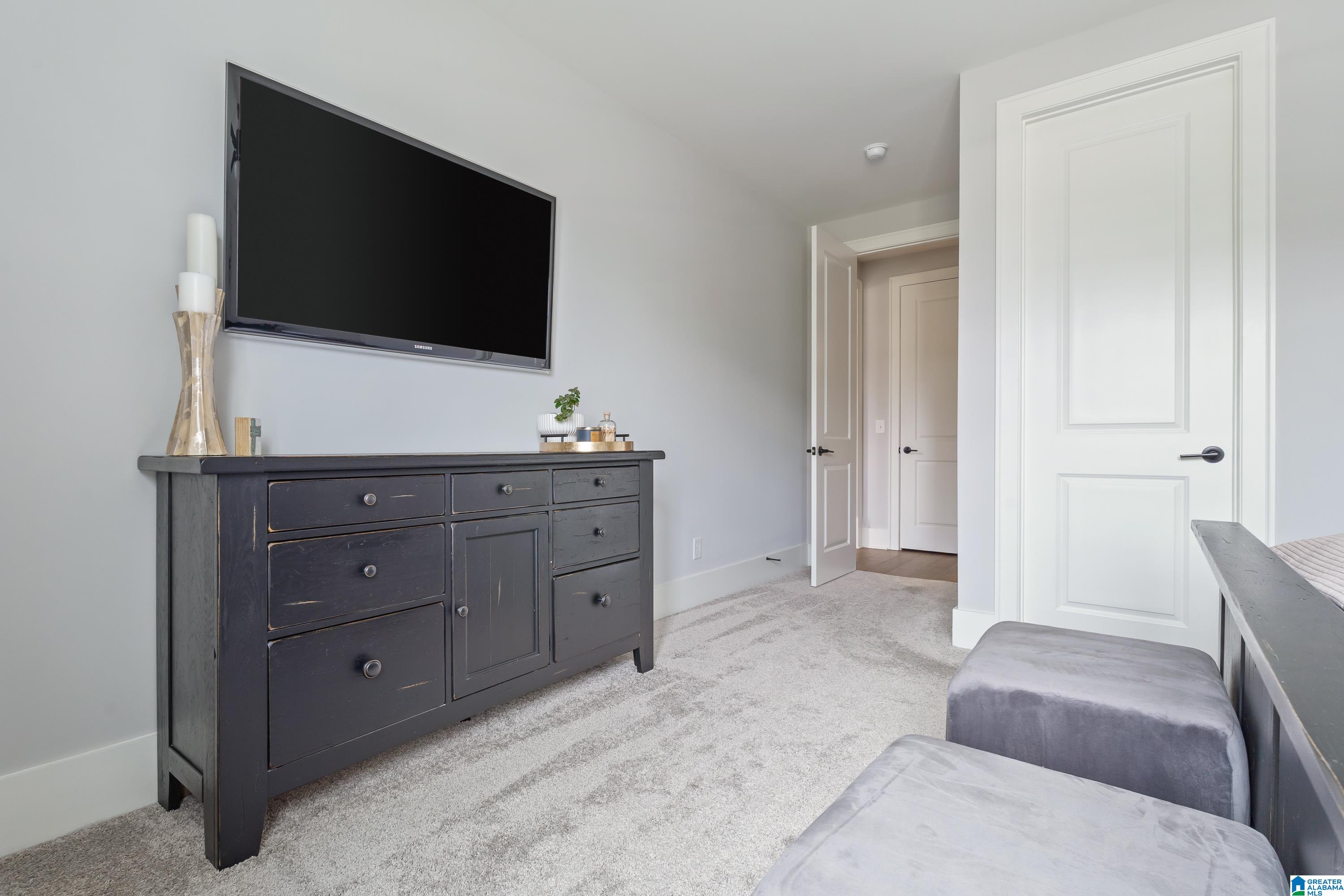 2933 BLACKRIDGE PLACE