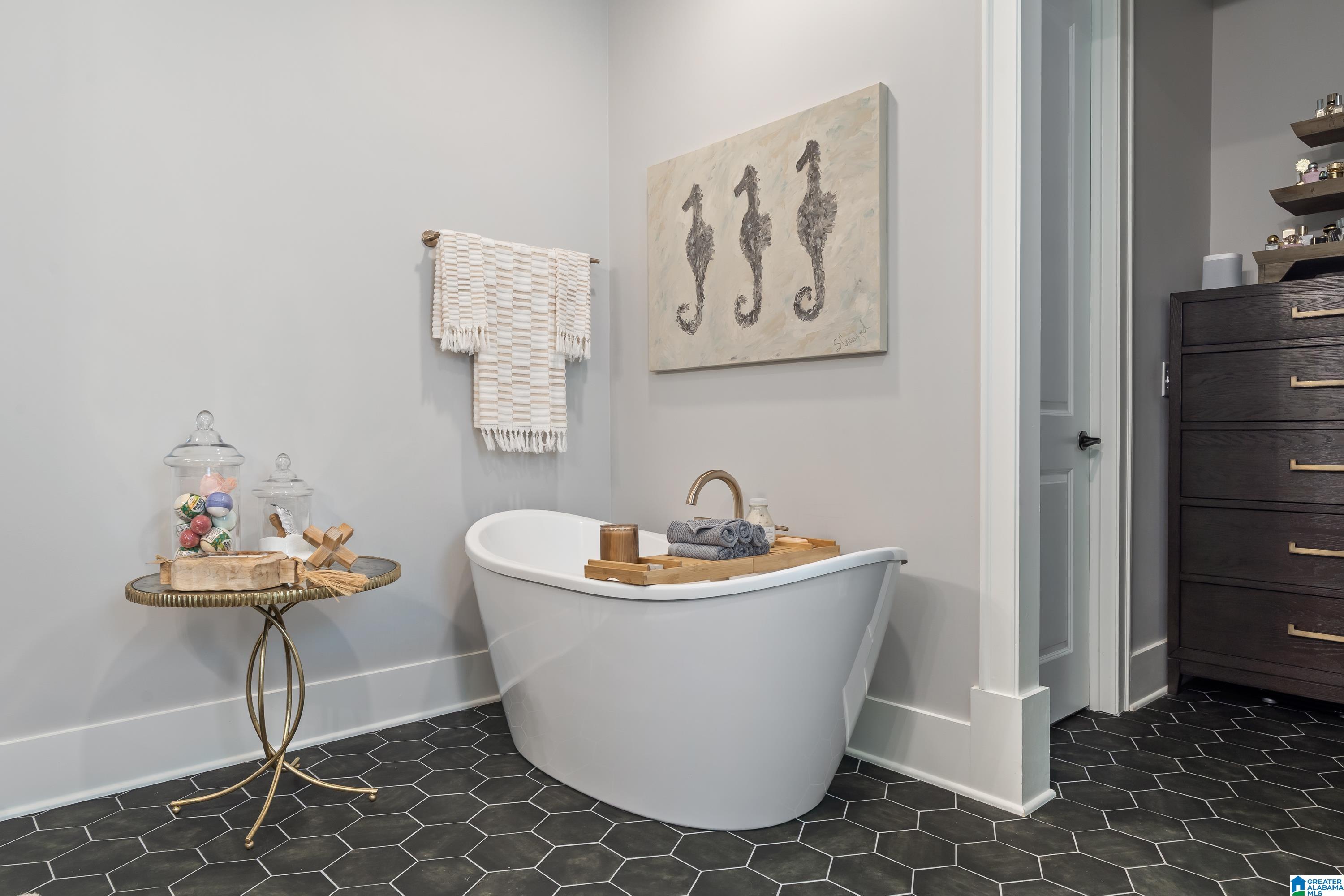 2933 BLACKRIDGE PLACE