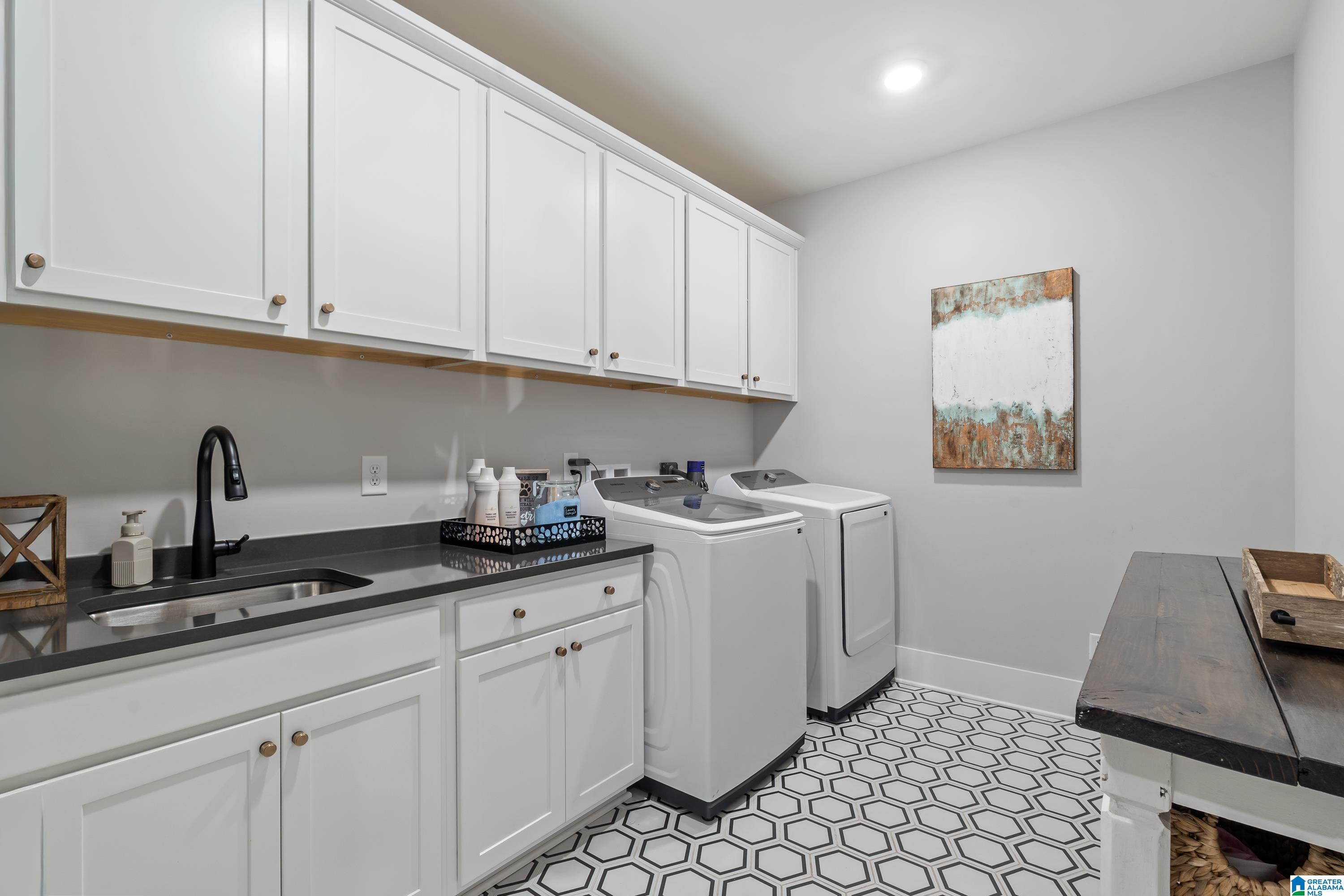 2933 BLACKRIDGE PLACE