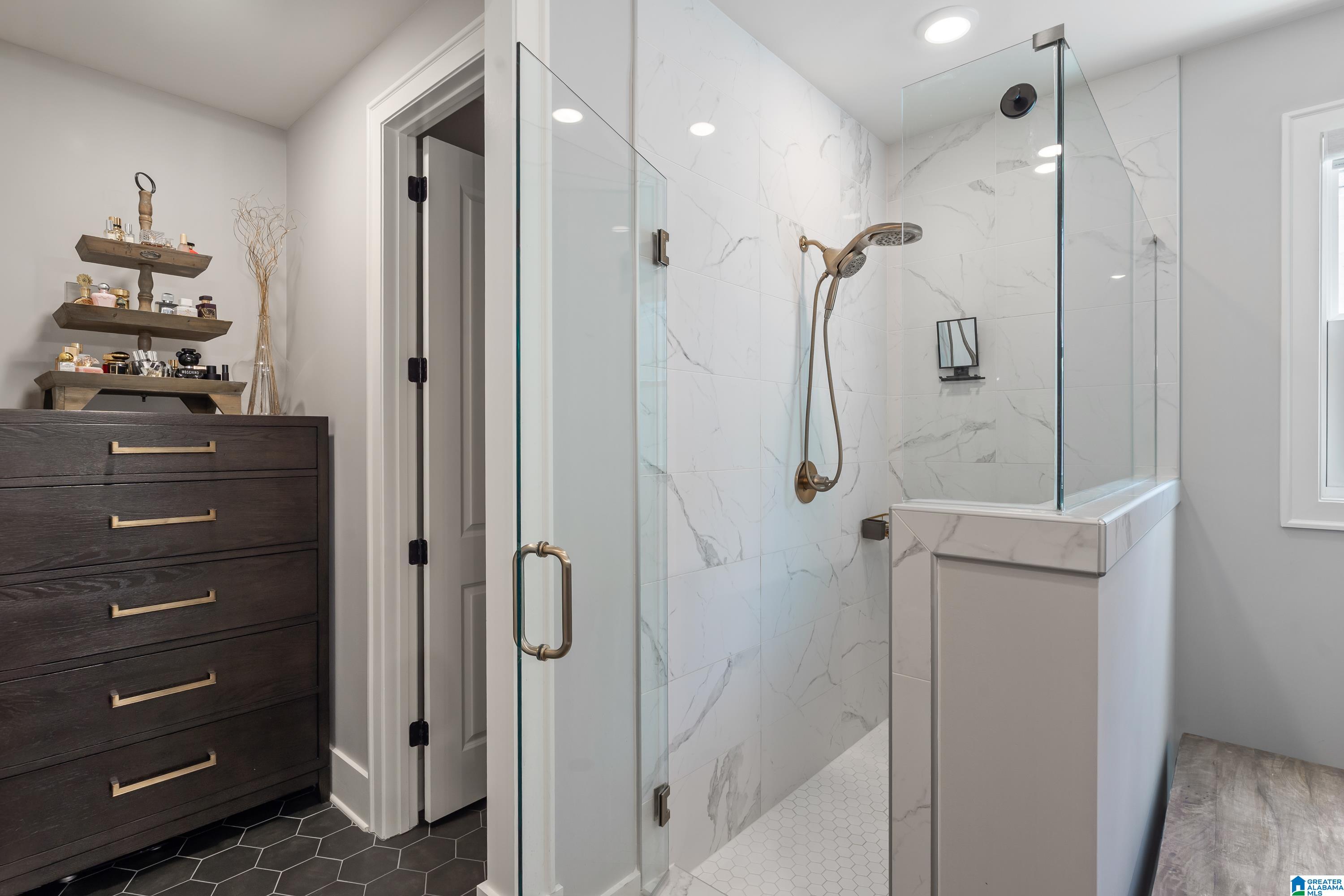 2933 BLACKRIDGE PLACE