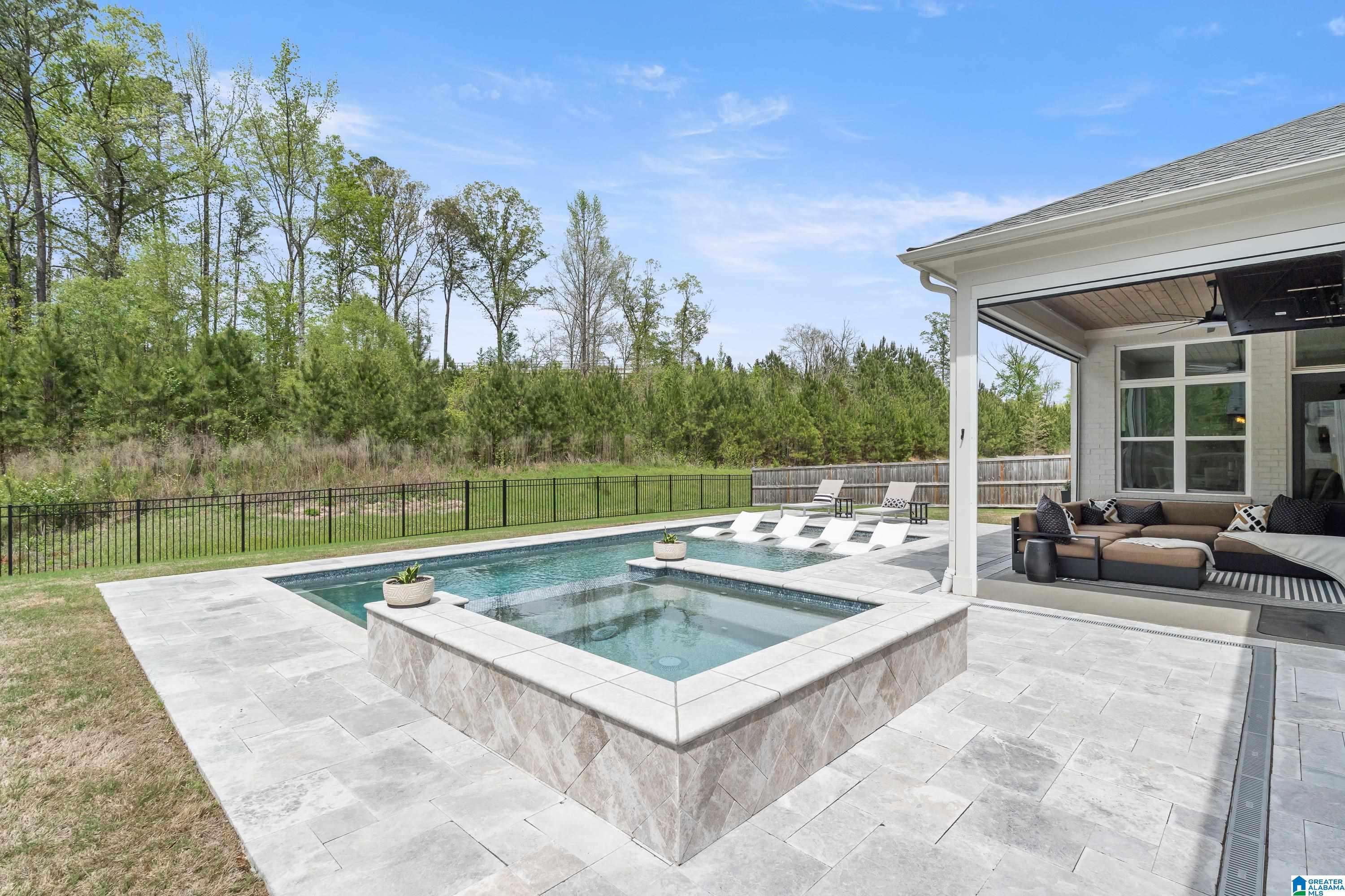 2933 BLACKRIDGE PLACE