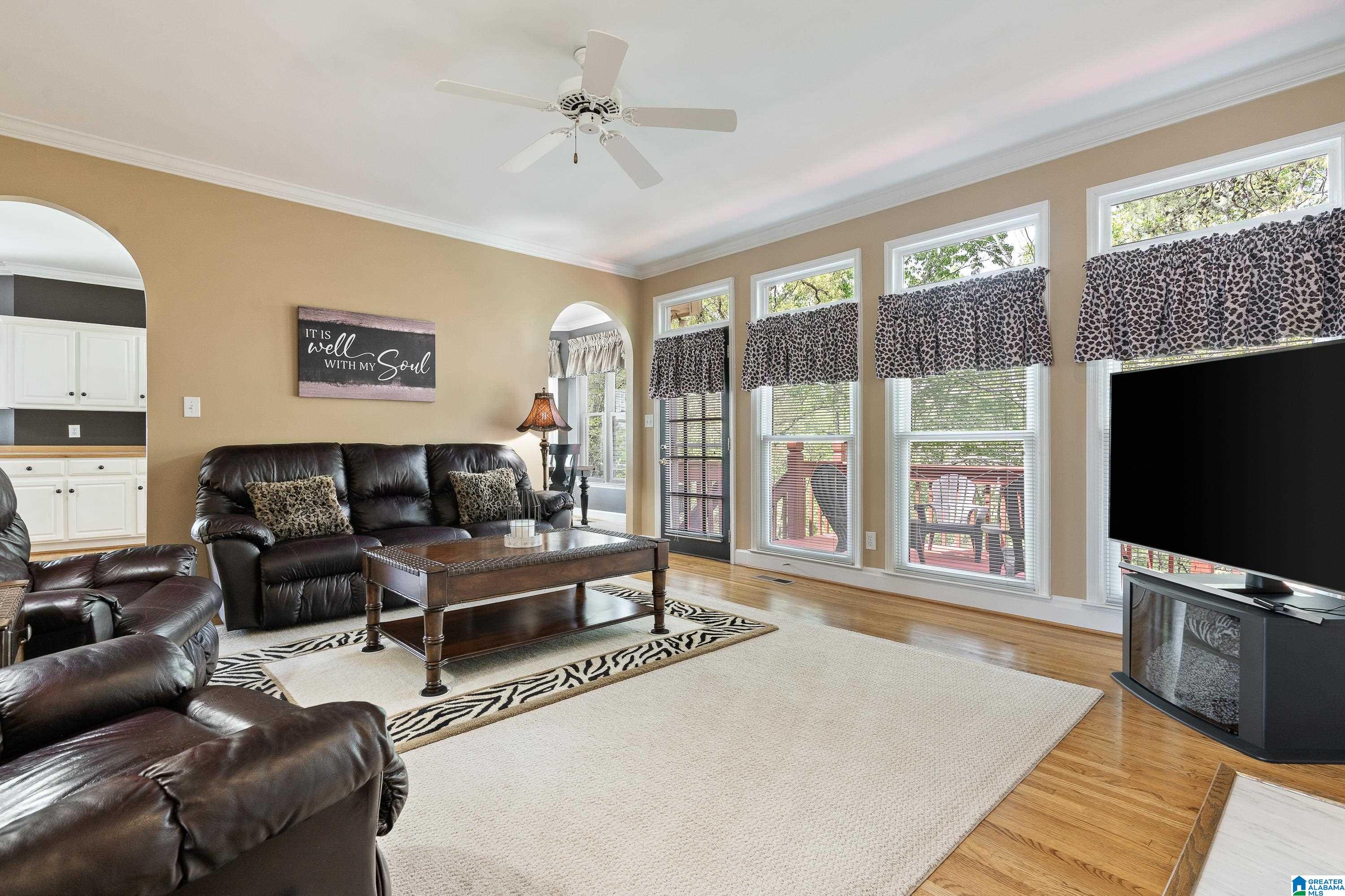 121 SOUTHVIEW DRIVE