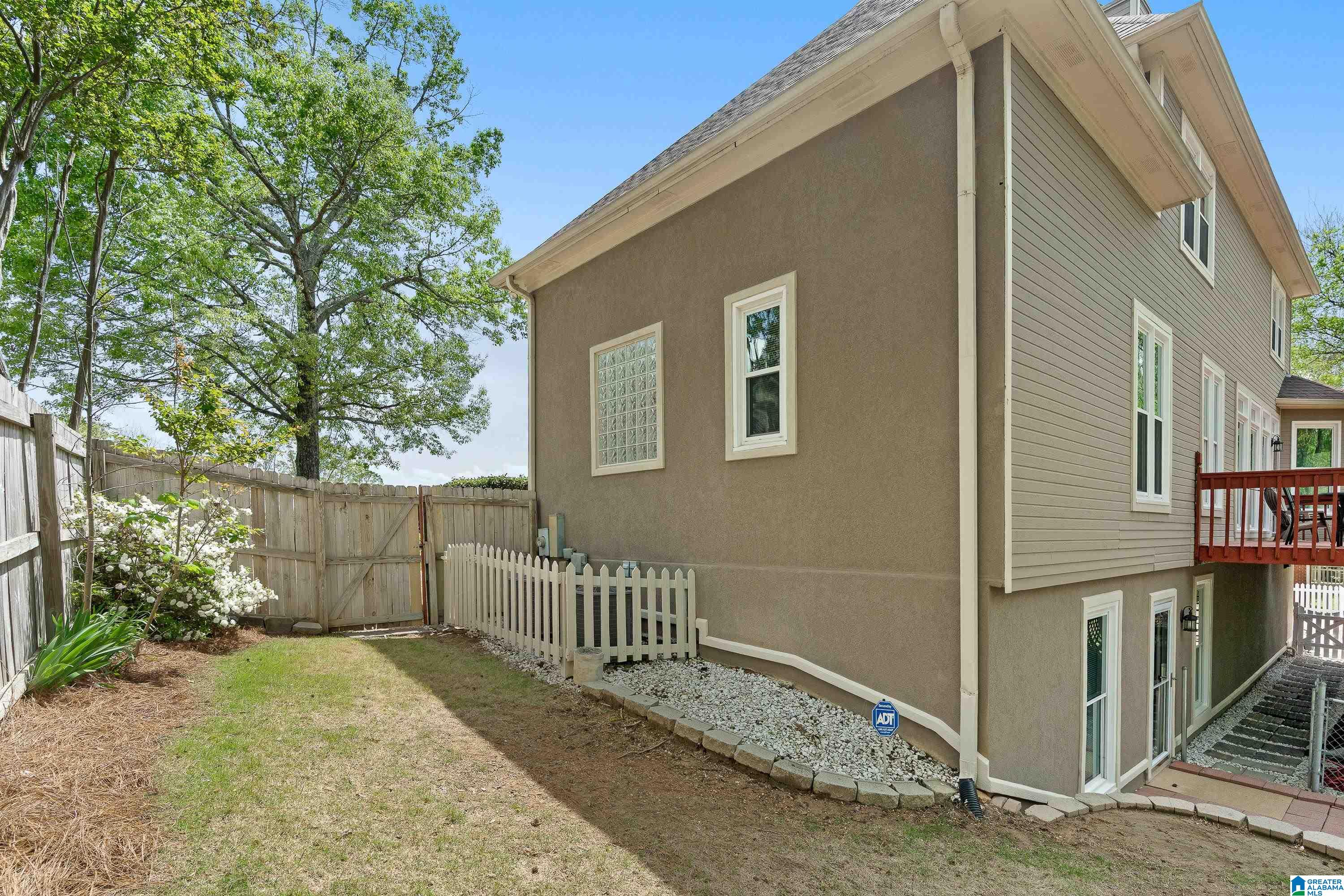 121 SOUTHVIEW DRIVE