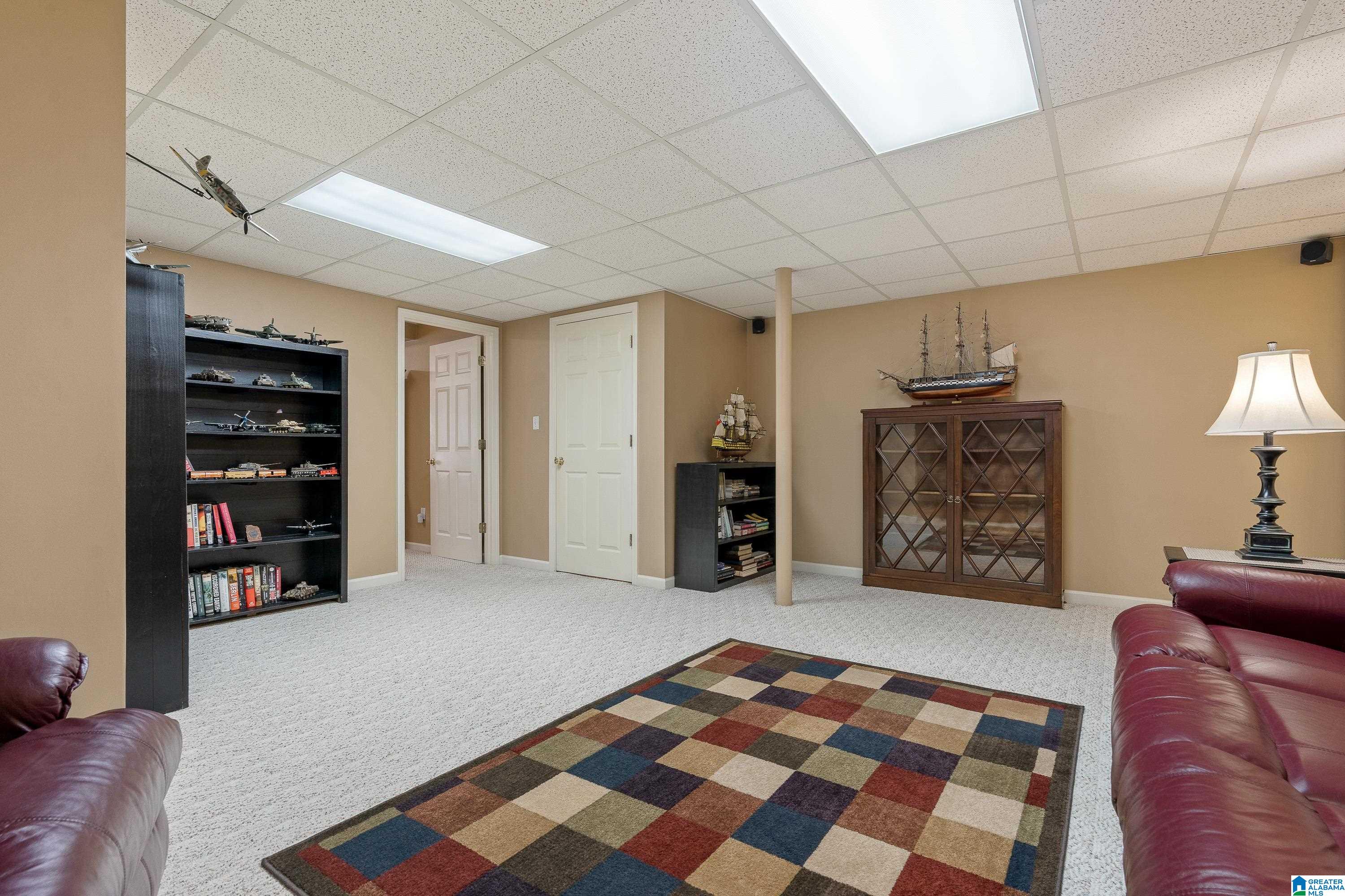 121 SOUTHVIEW DRIVE