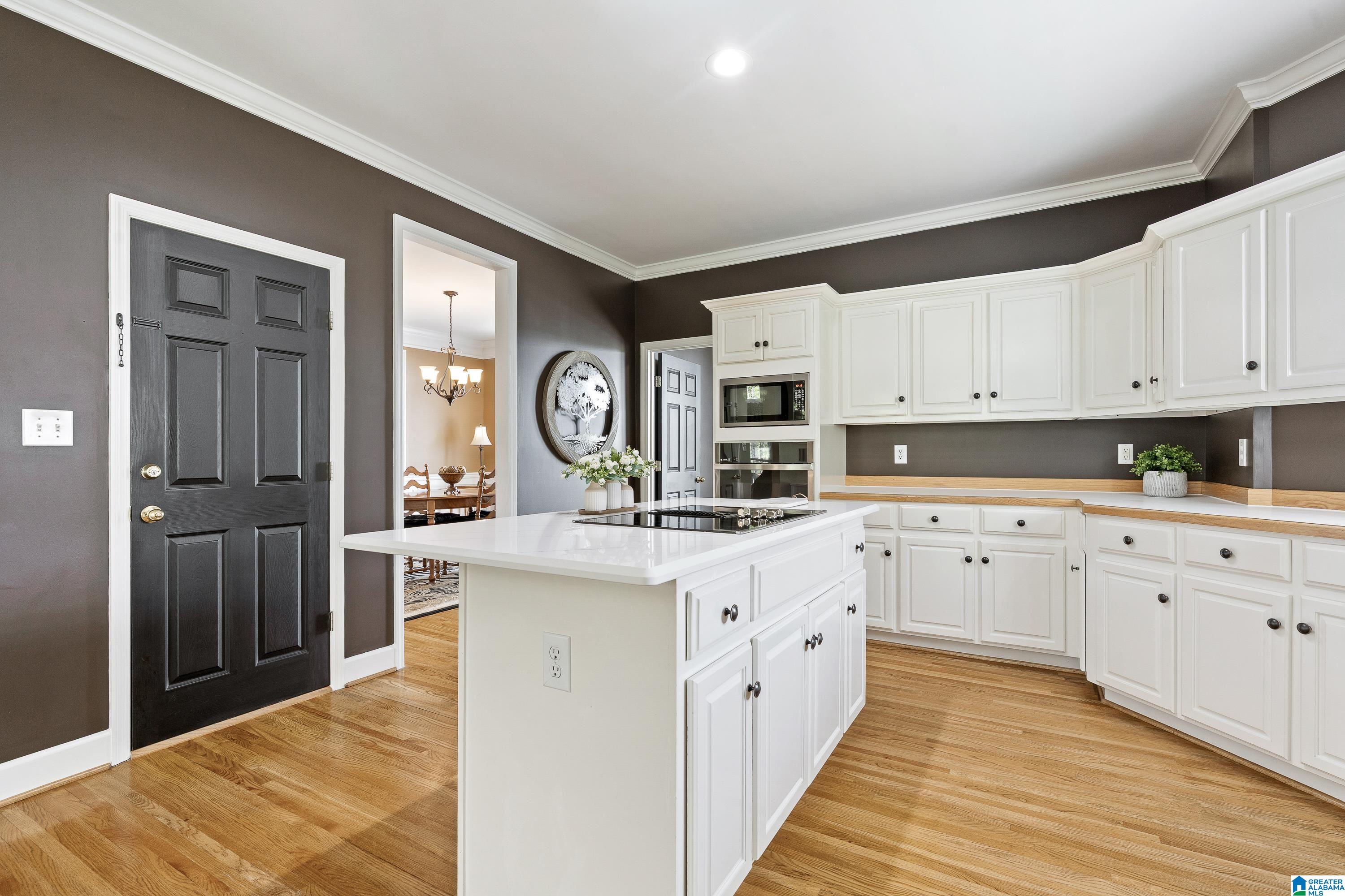 121 SOUTHVIEW DRIVE