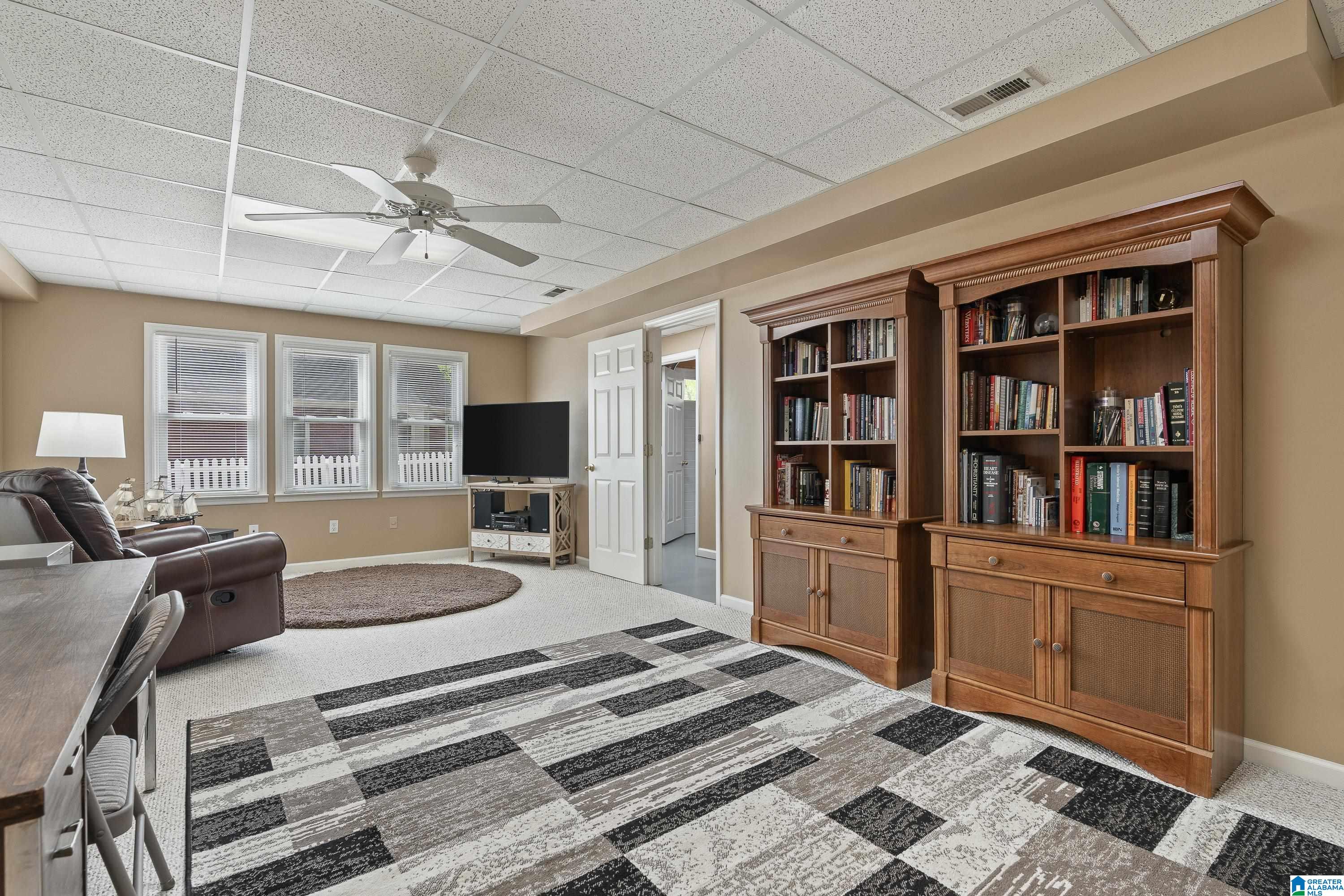 121 SOUTHVIEW DRIVE