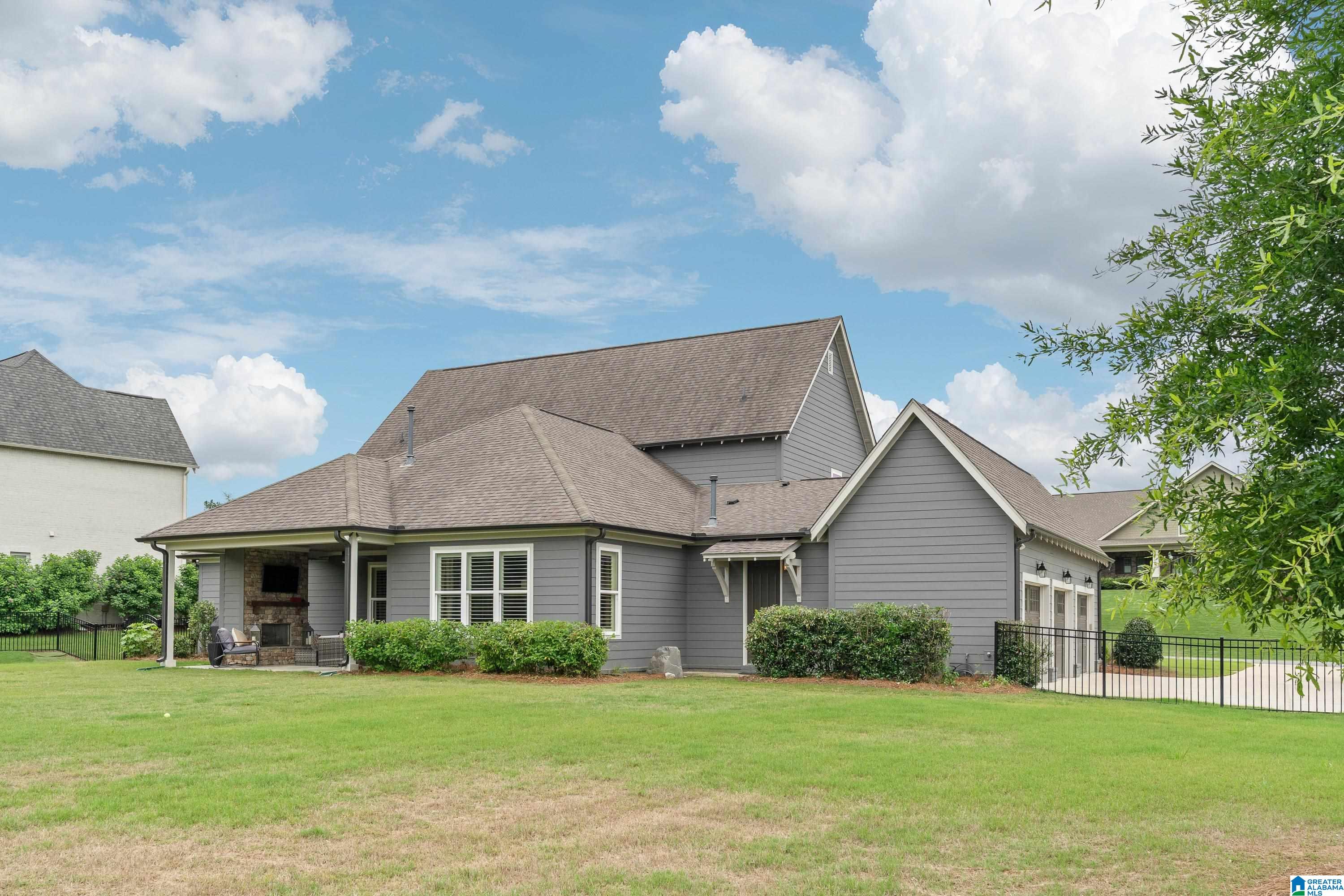 2708 BLACKRIDGE LANE