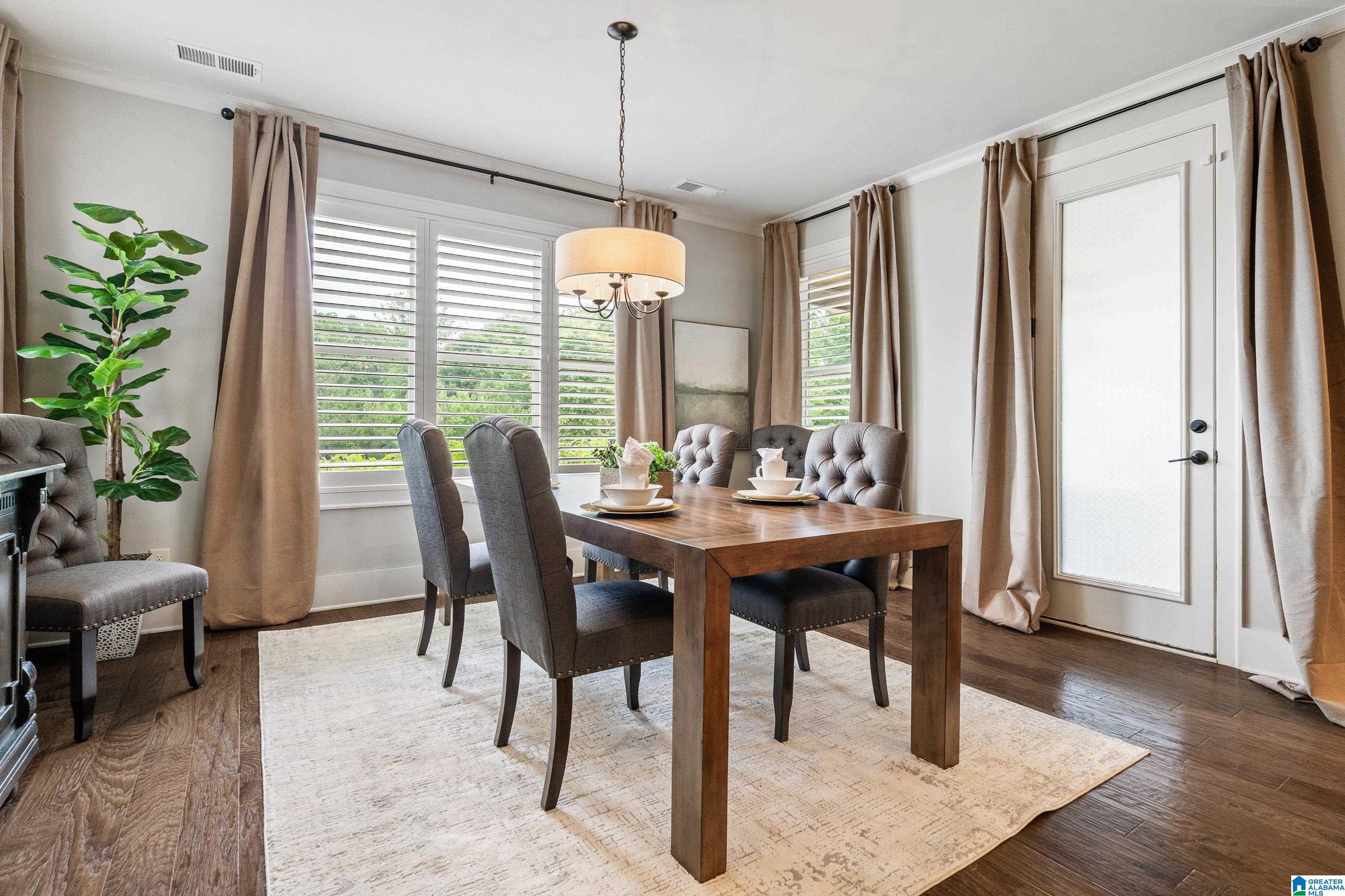 2708 BLACKRIDGE LANE