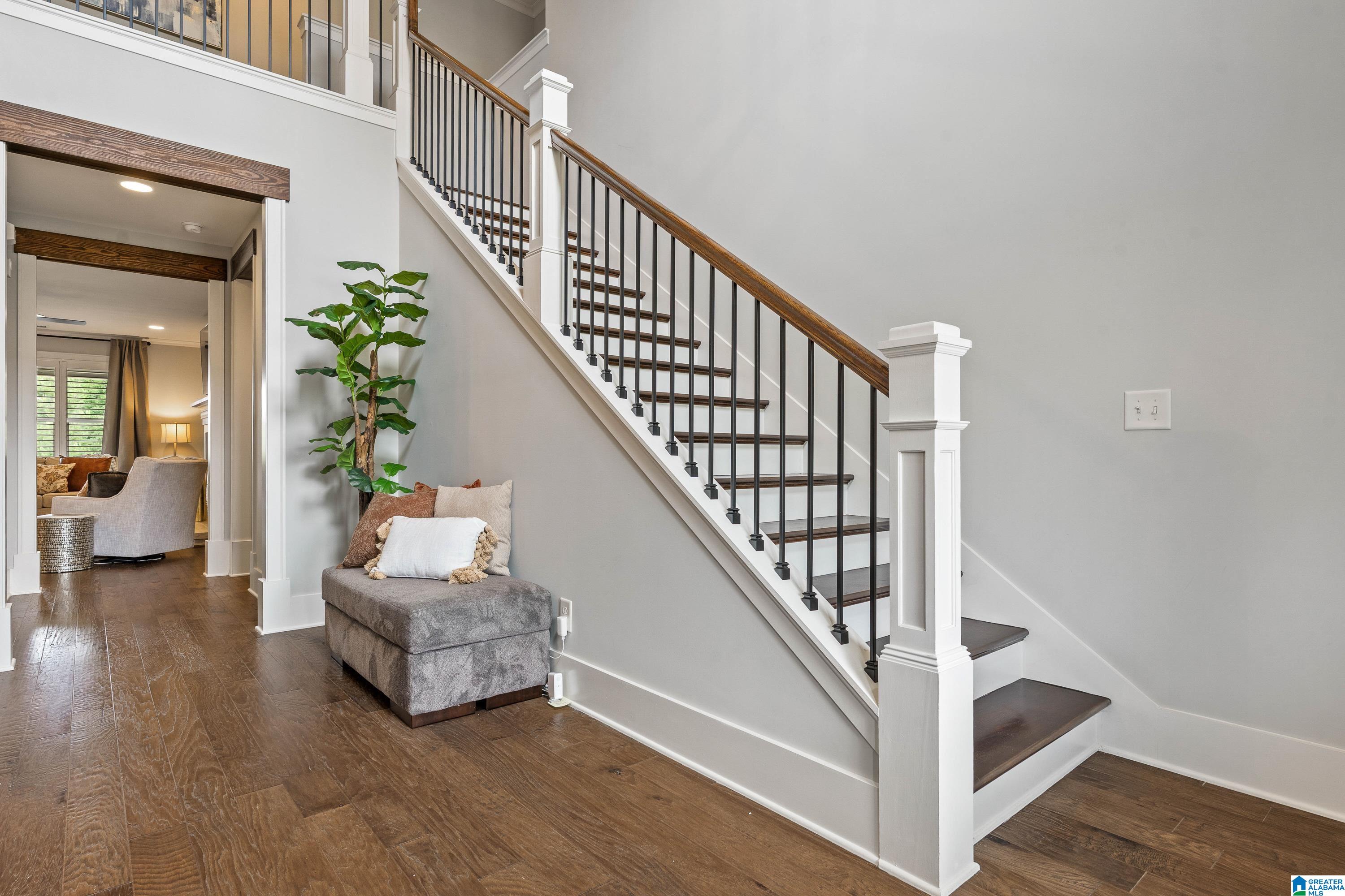 2708 BLACKRIDGE LANE