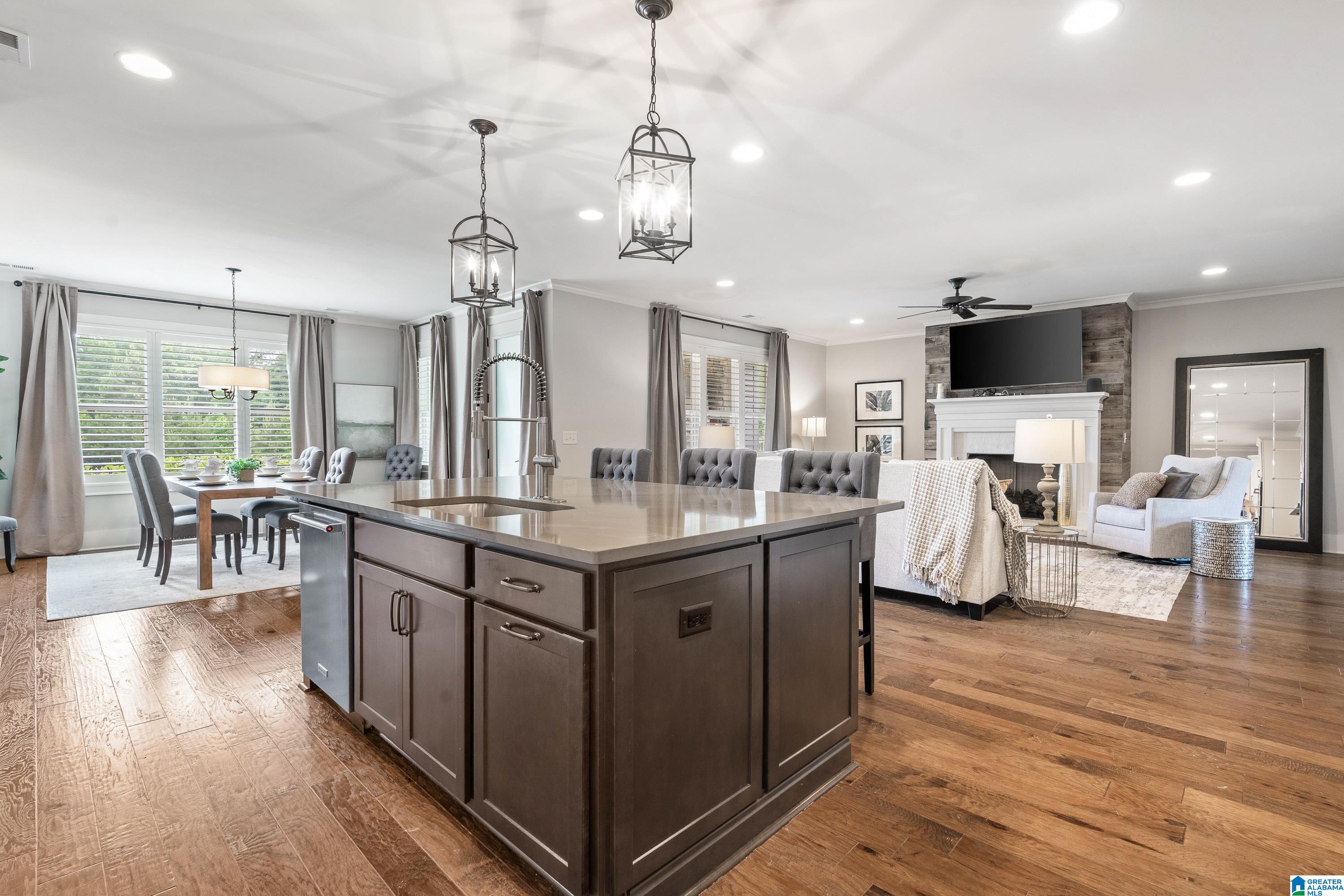 2708 BLACKRIDGE LANE