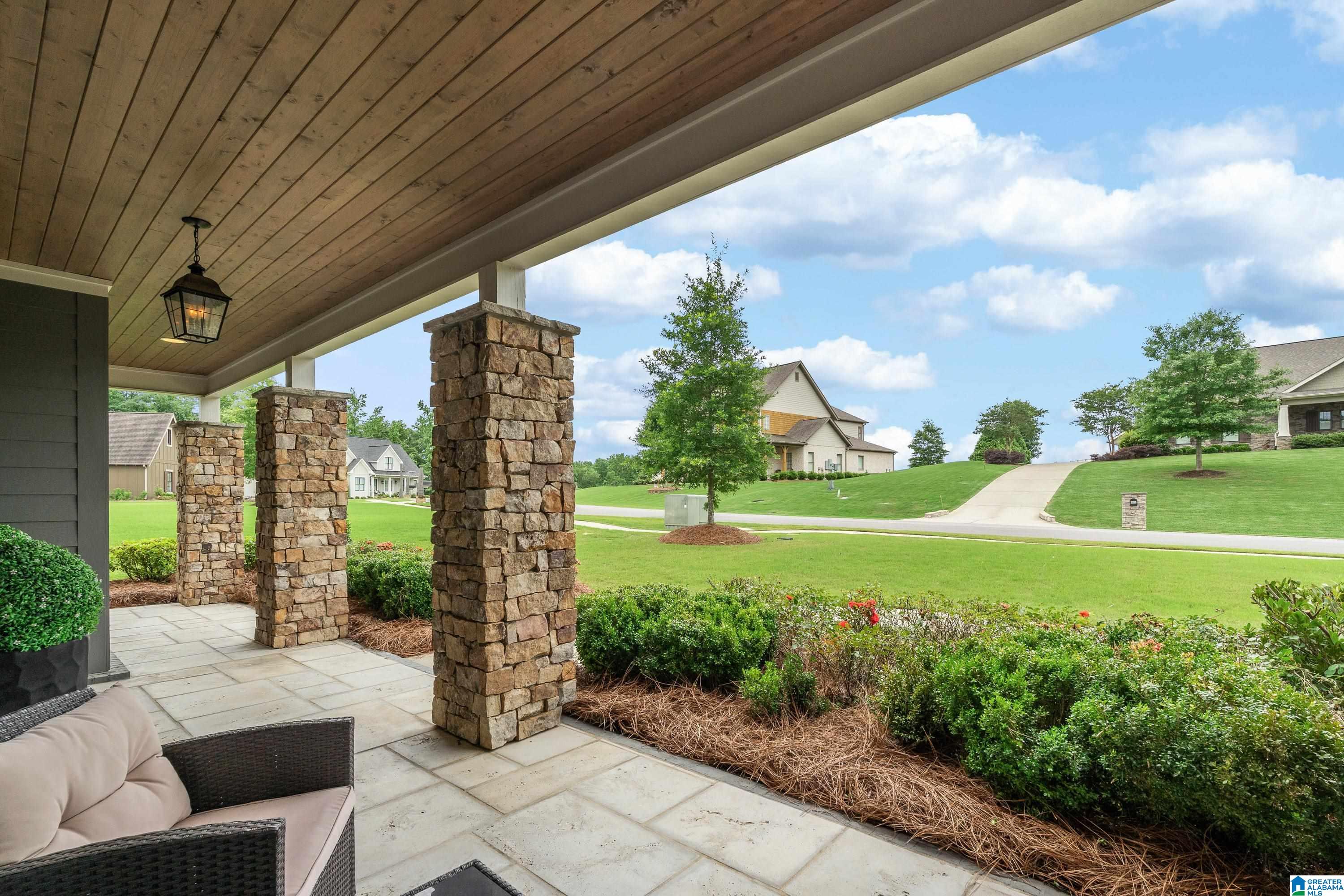 2708 BLACKRIDGE LANE