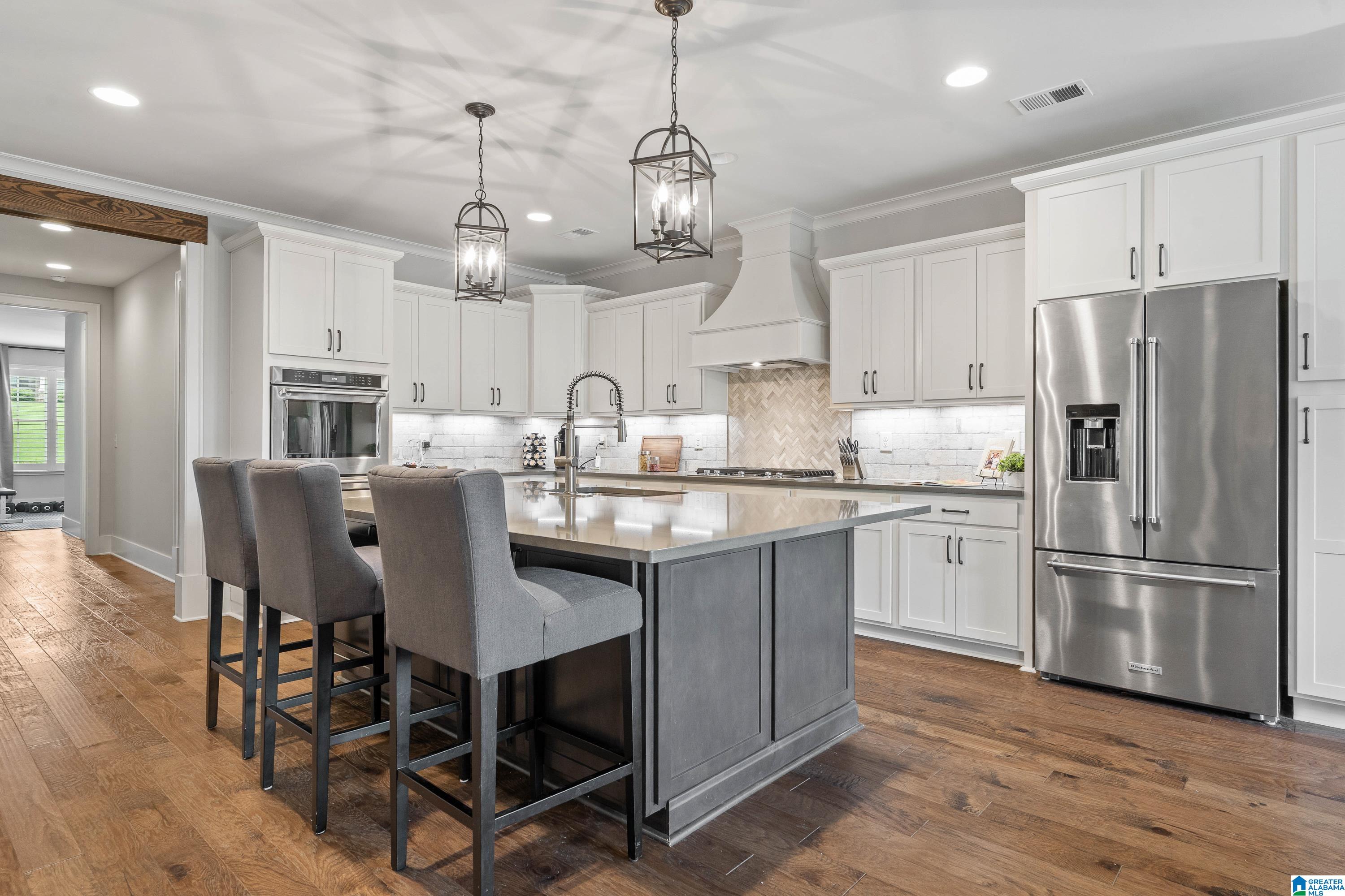 2708 BLACKRIDGE LANE