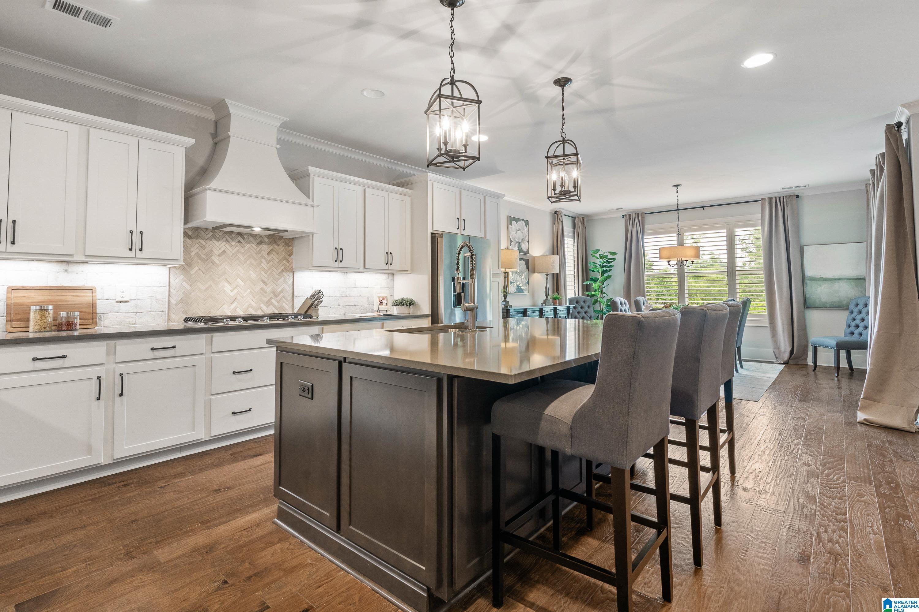 2708 BLACKRIDGE LANE