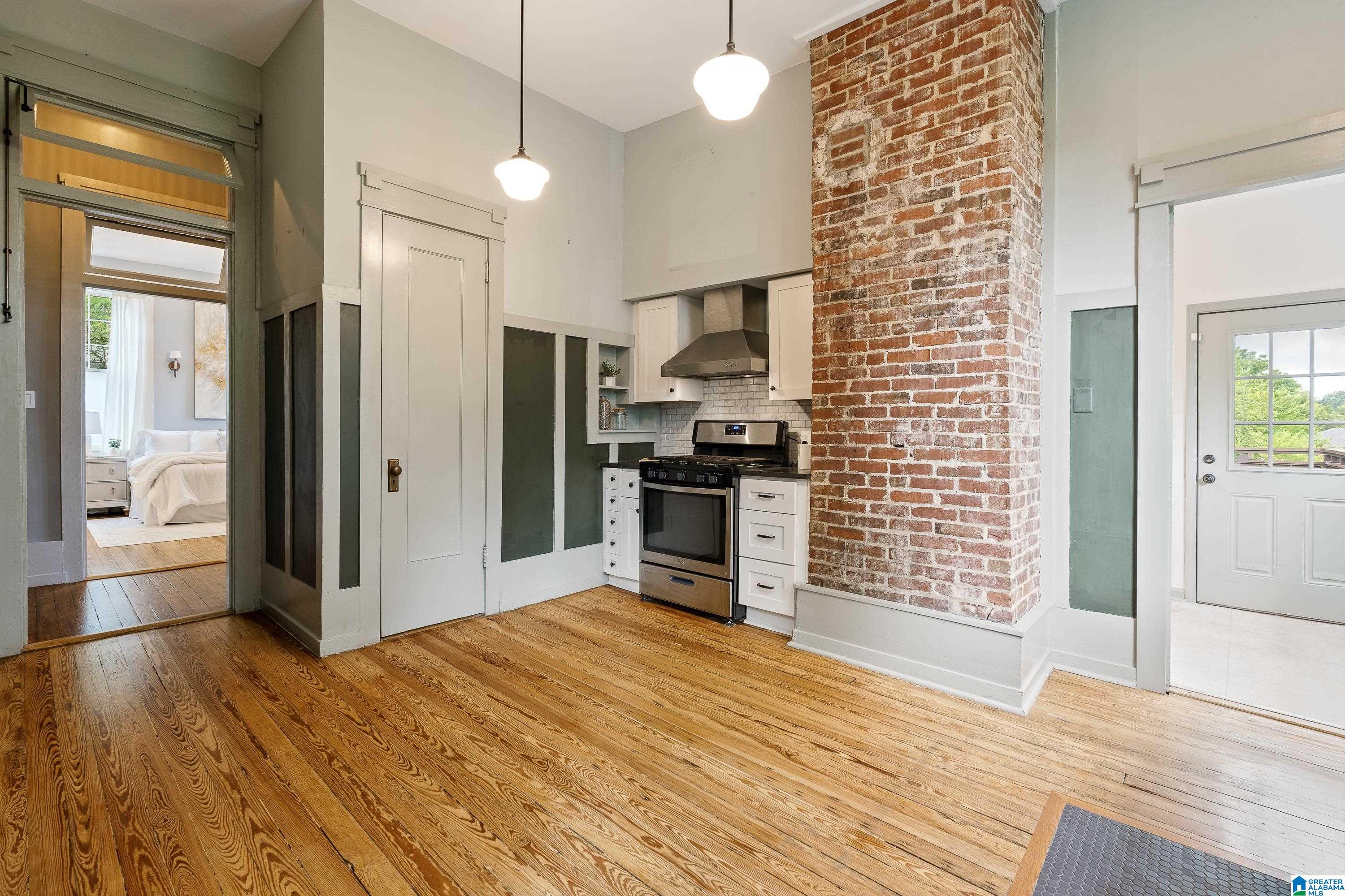 1516 16TH STREET S
