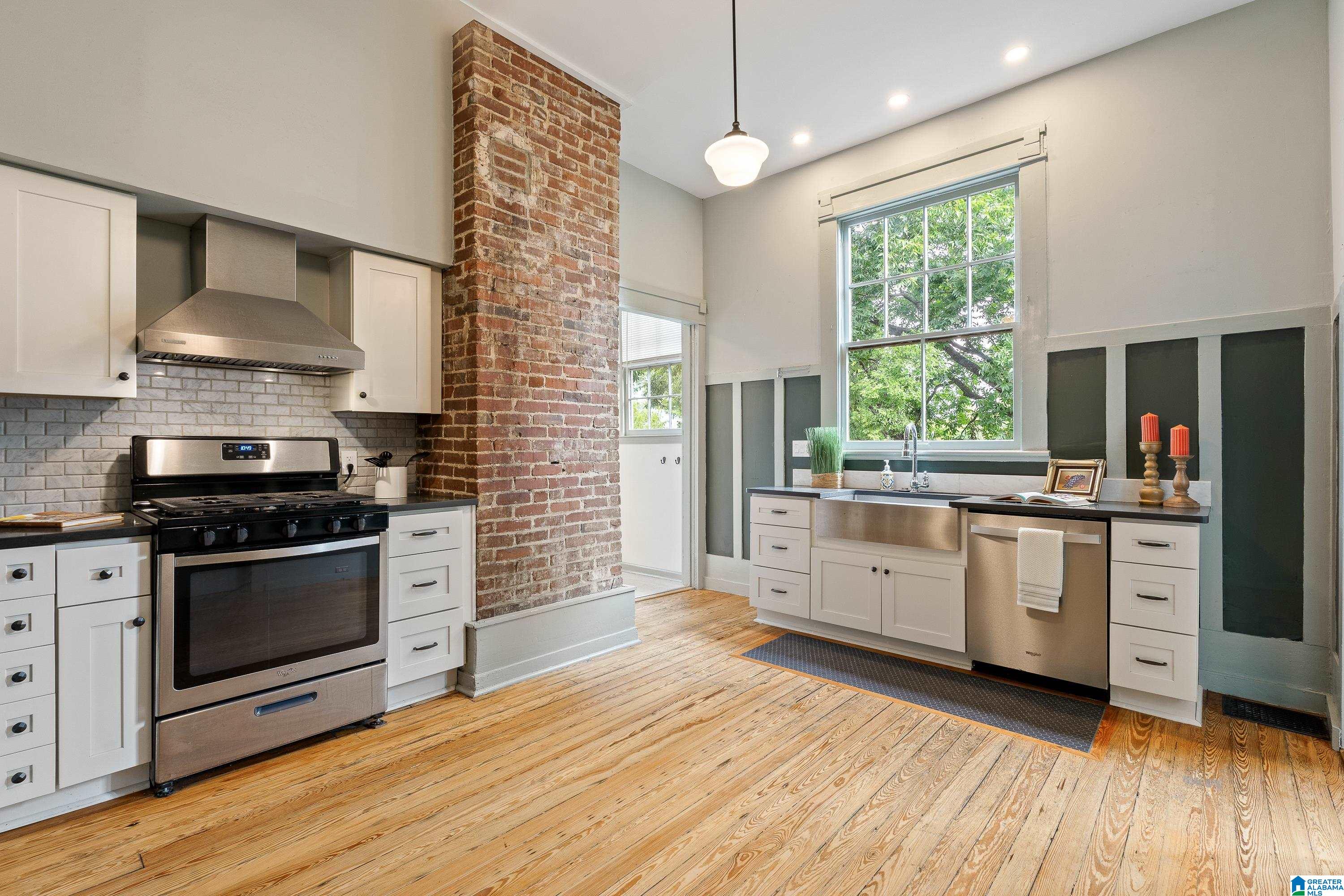 1516 16TH STREET S