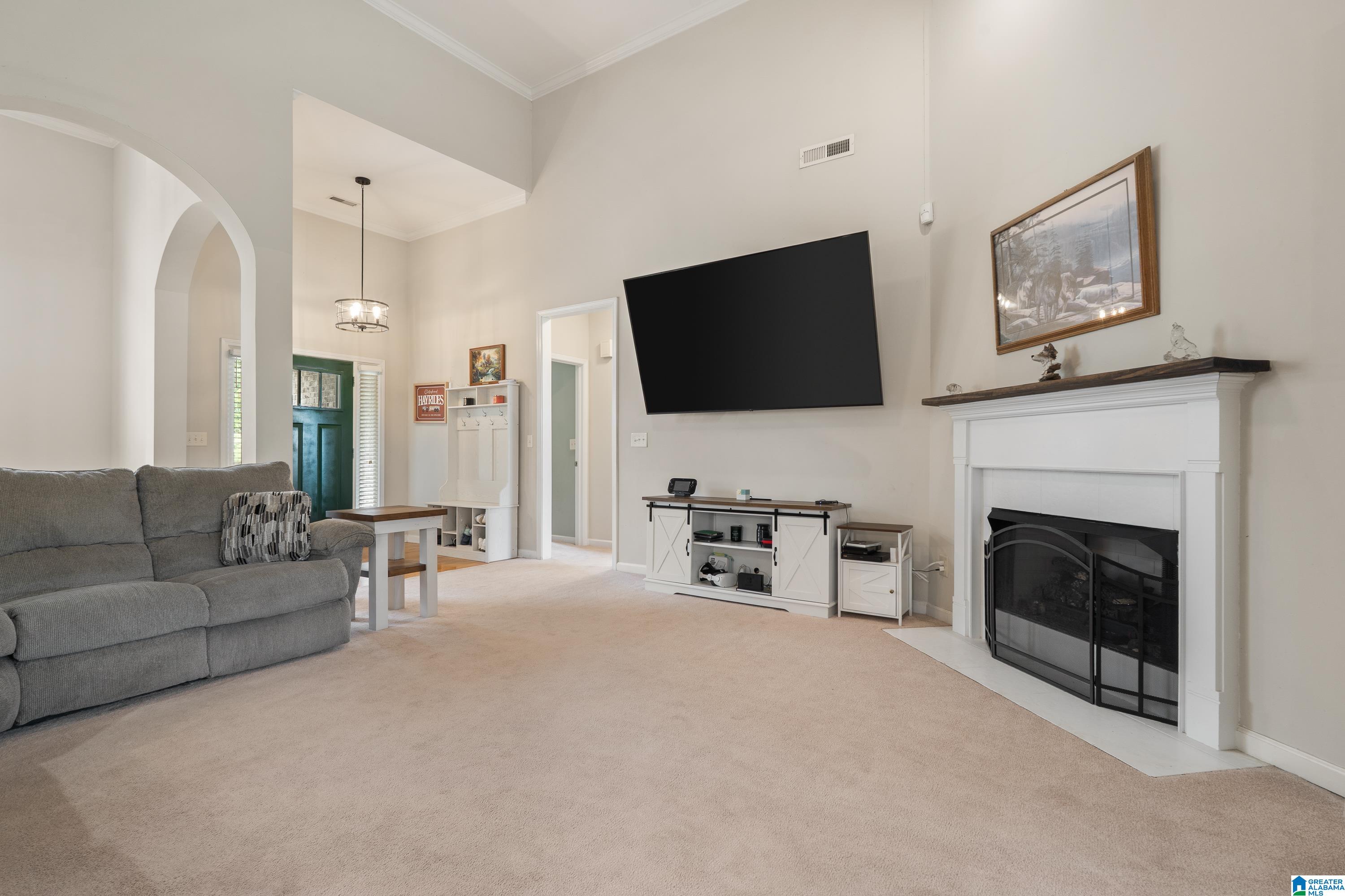 3469 HAMPTON COURT