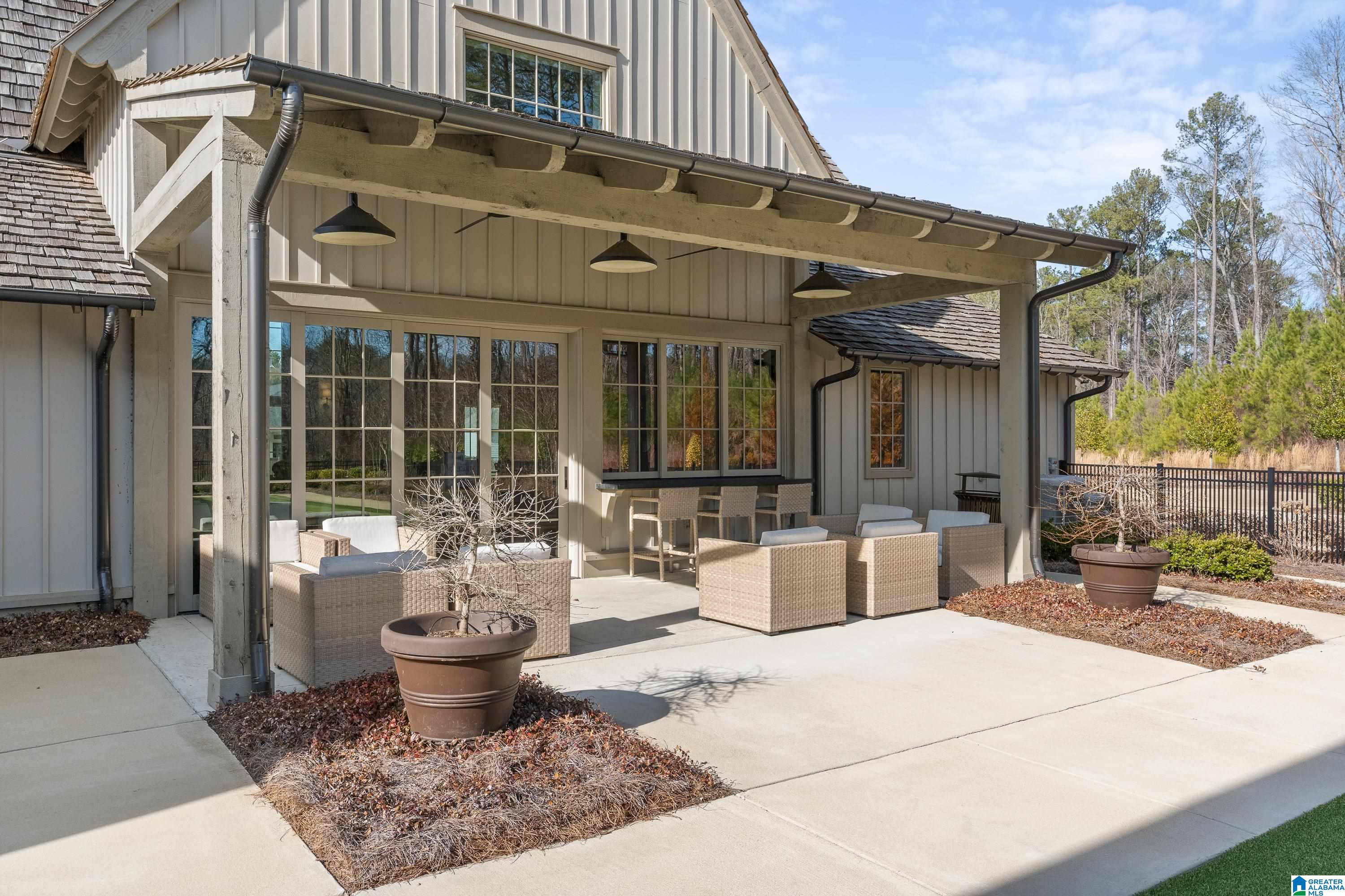5877 HEATHER WAY