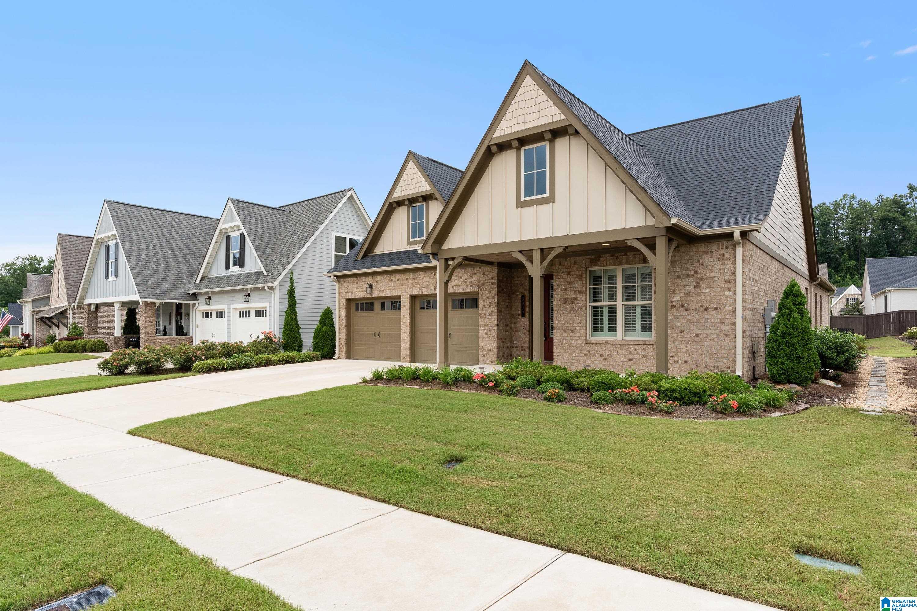 5877 HEATHER WAY