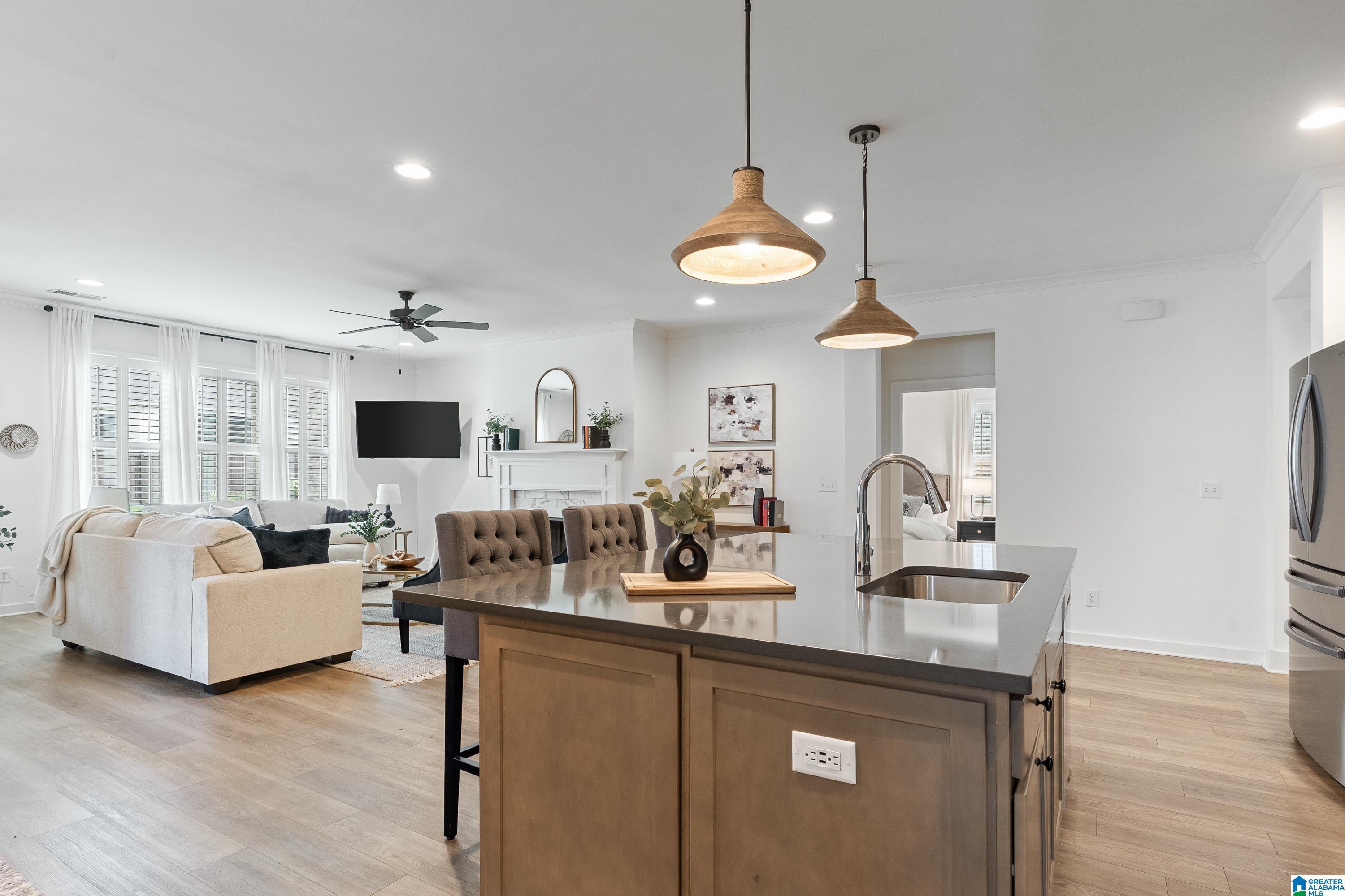 5877 HEATHER WAY