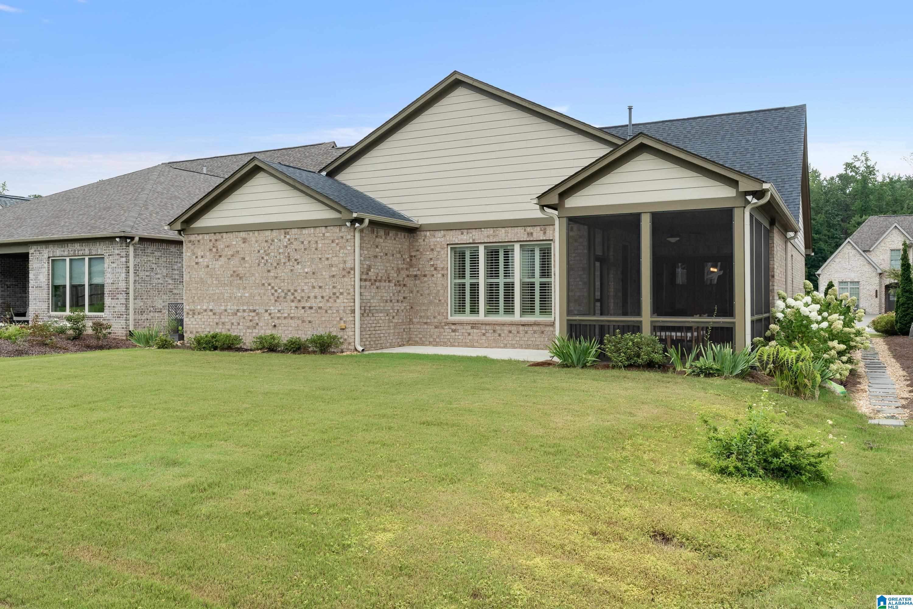 5877 HEATHER WAY