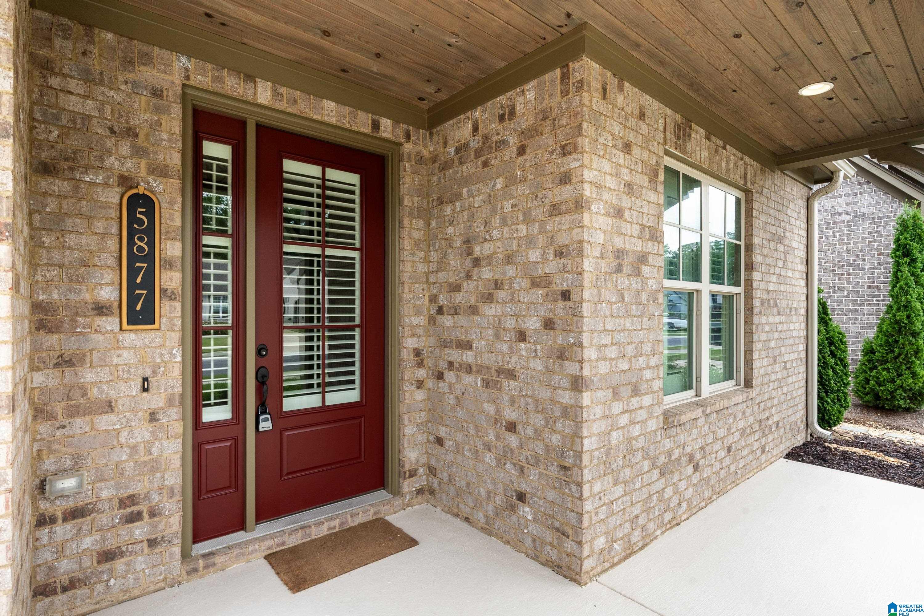 5877 HEATHER WAY