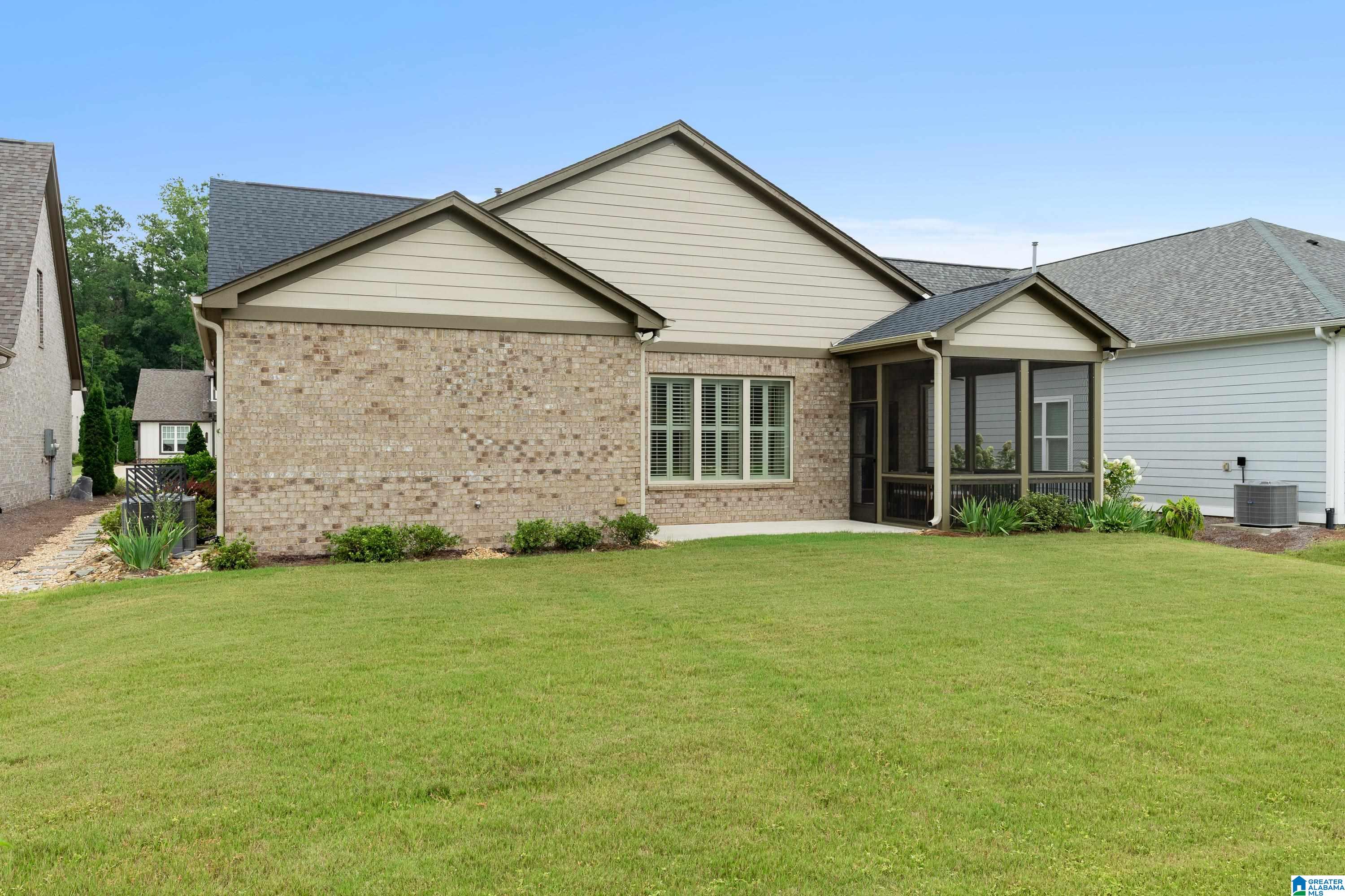 5877 HEATHER WAY