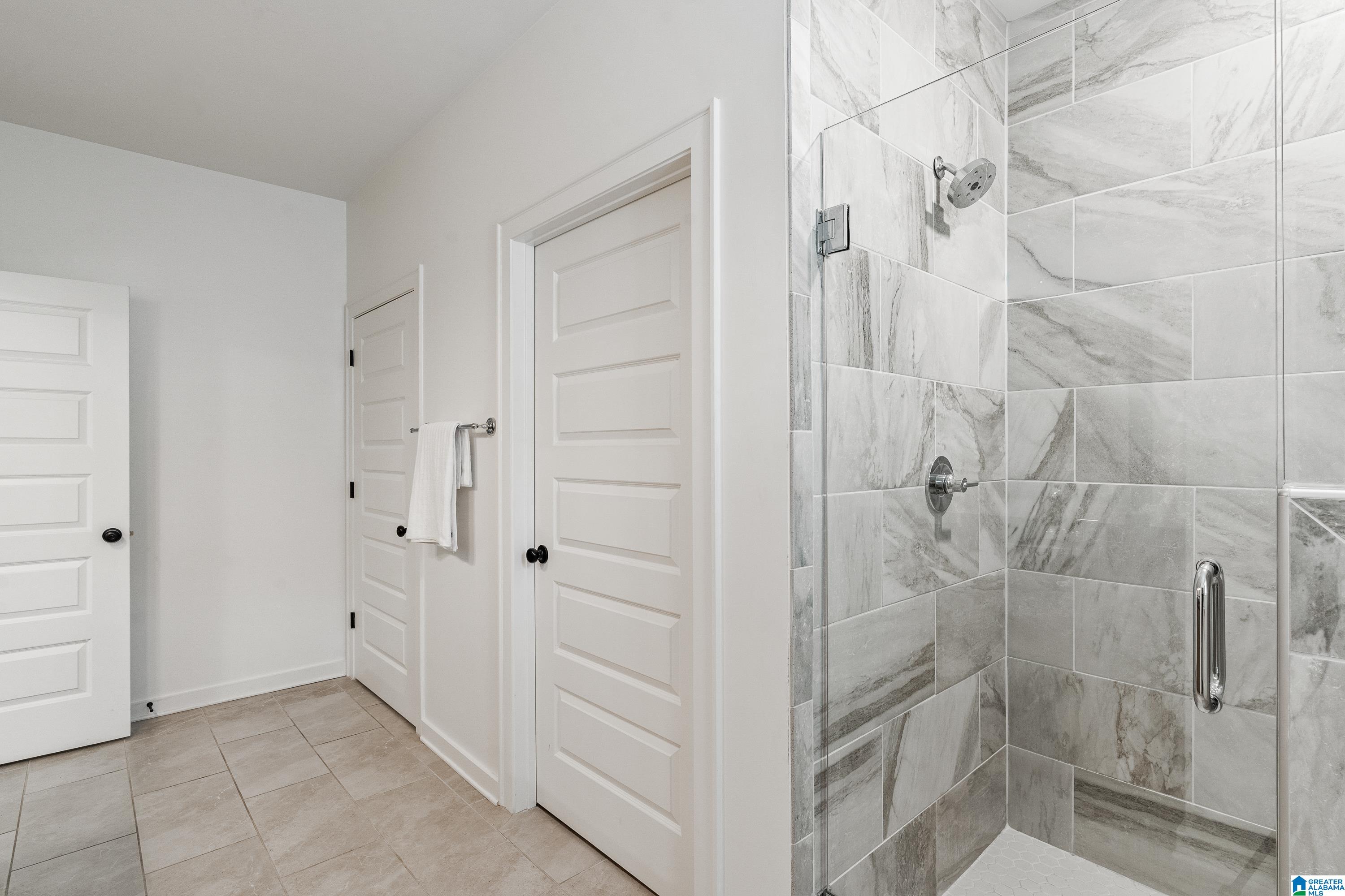 5877 HEATHER WAY