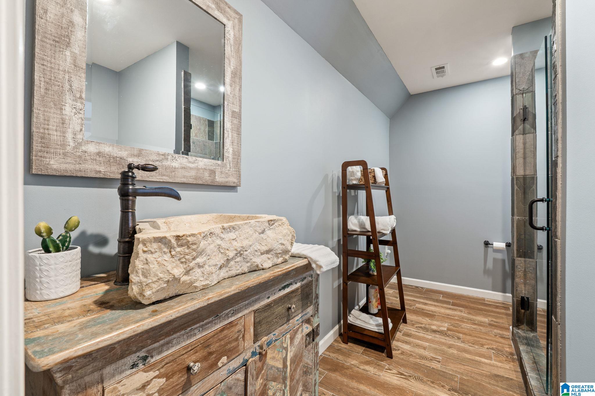 2112 LAKE HEATHER WAY