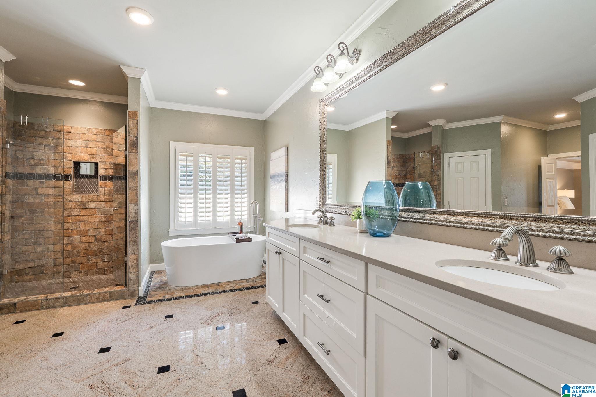 2112 LAKE HEATHER WAY