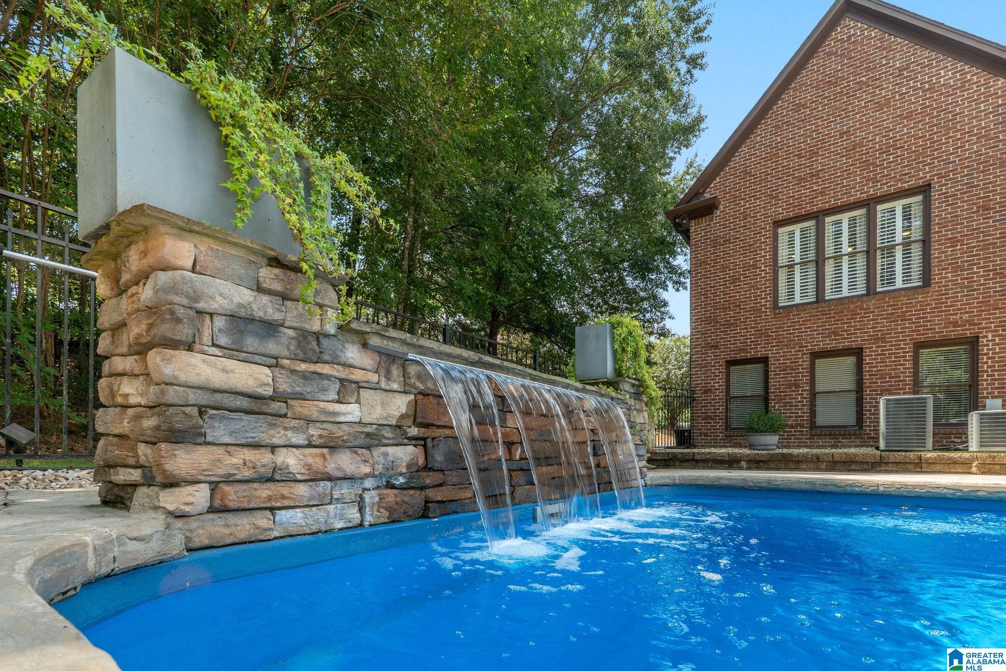 2112 LAKE HEATHER WAY