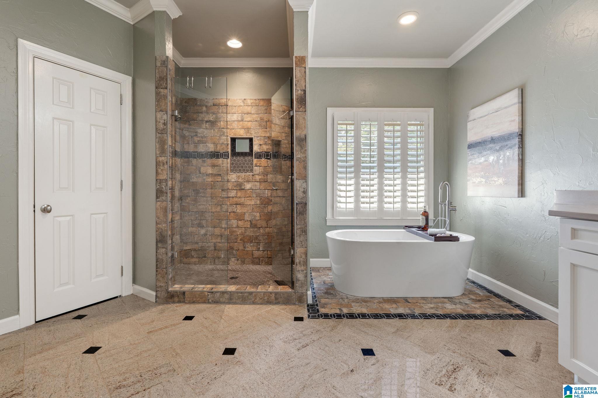 2112 LAKE HEATHER WAY