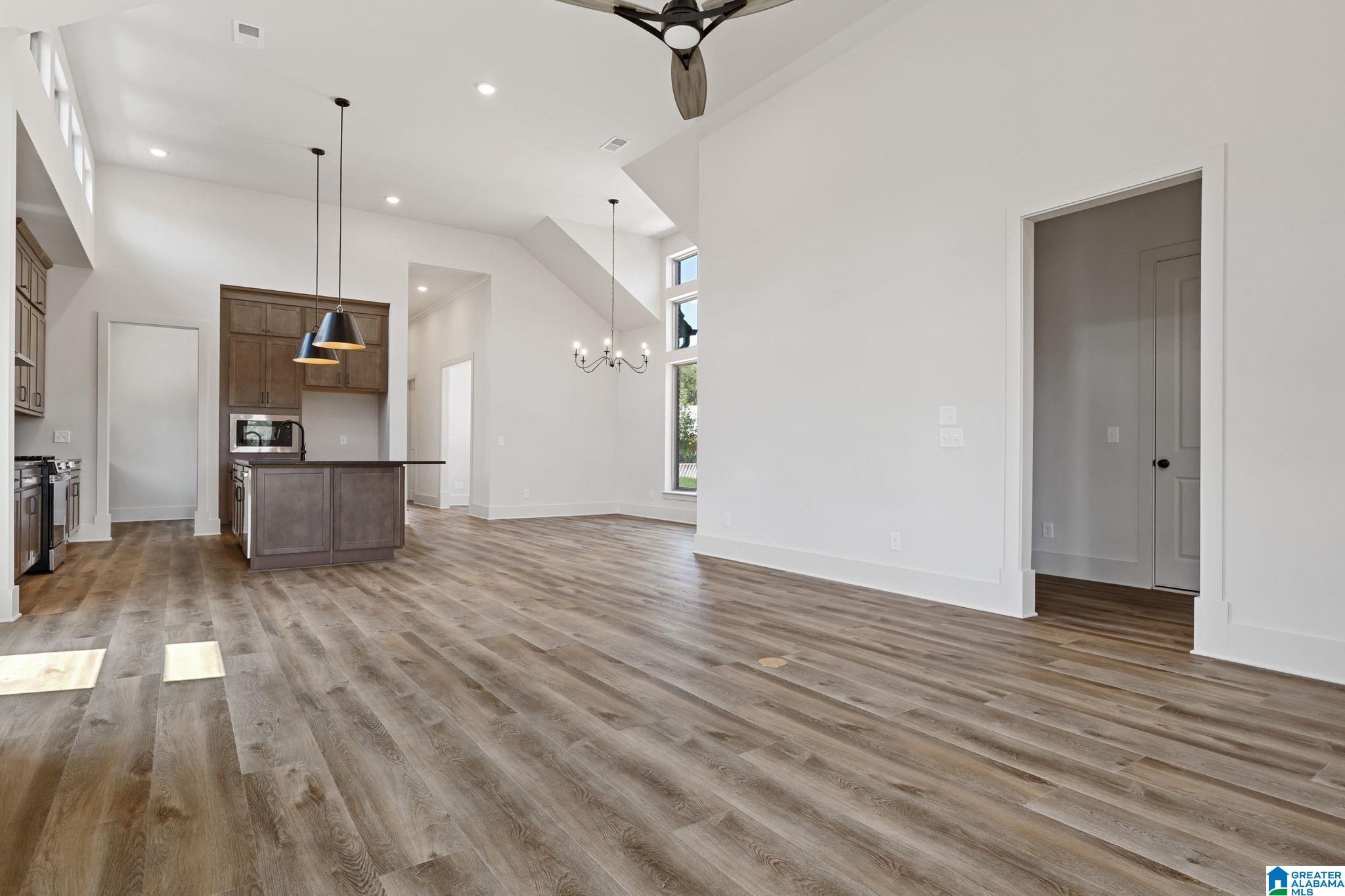 4562 LYNTON DRIVE