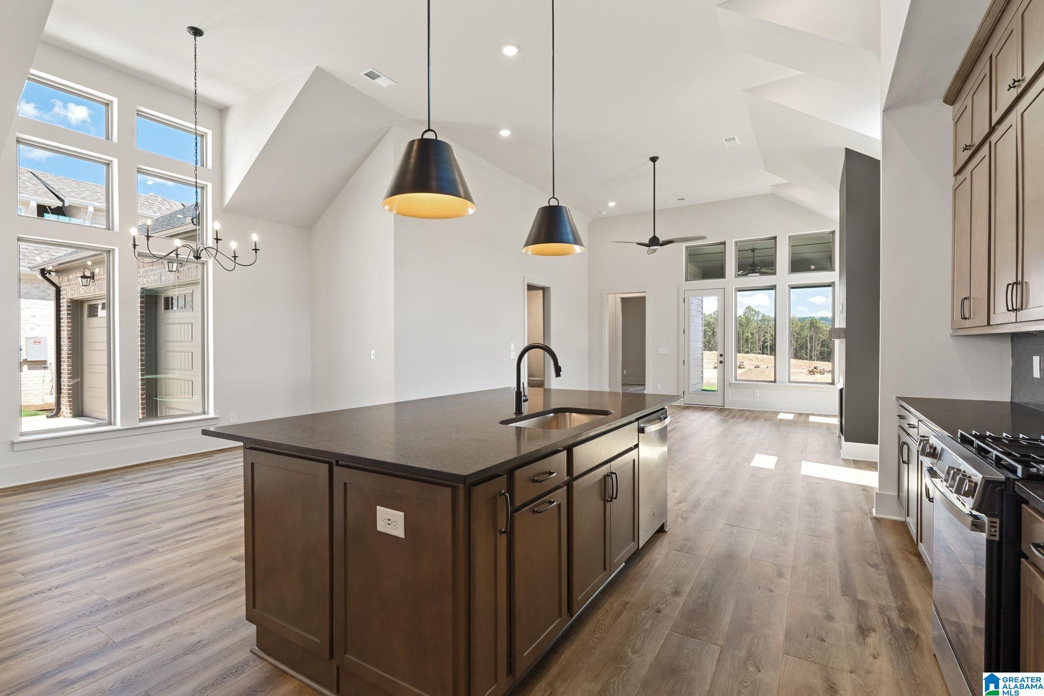 4562 LYNTON DRIVE