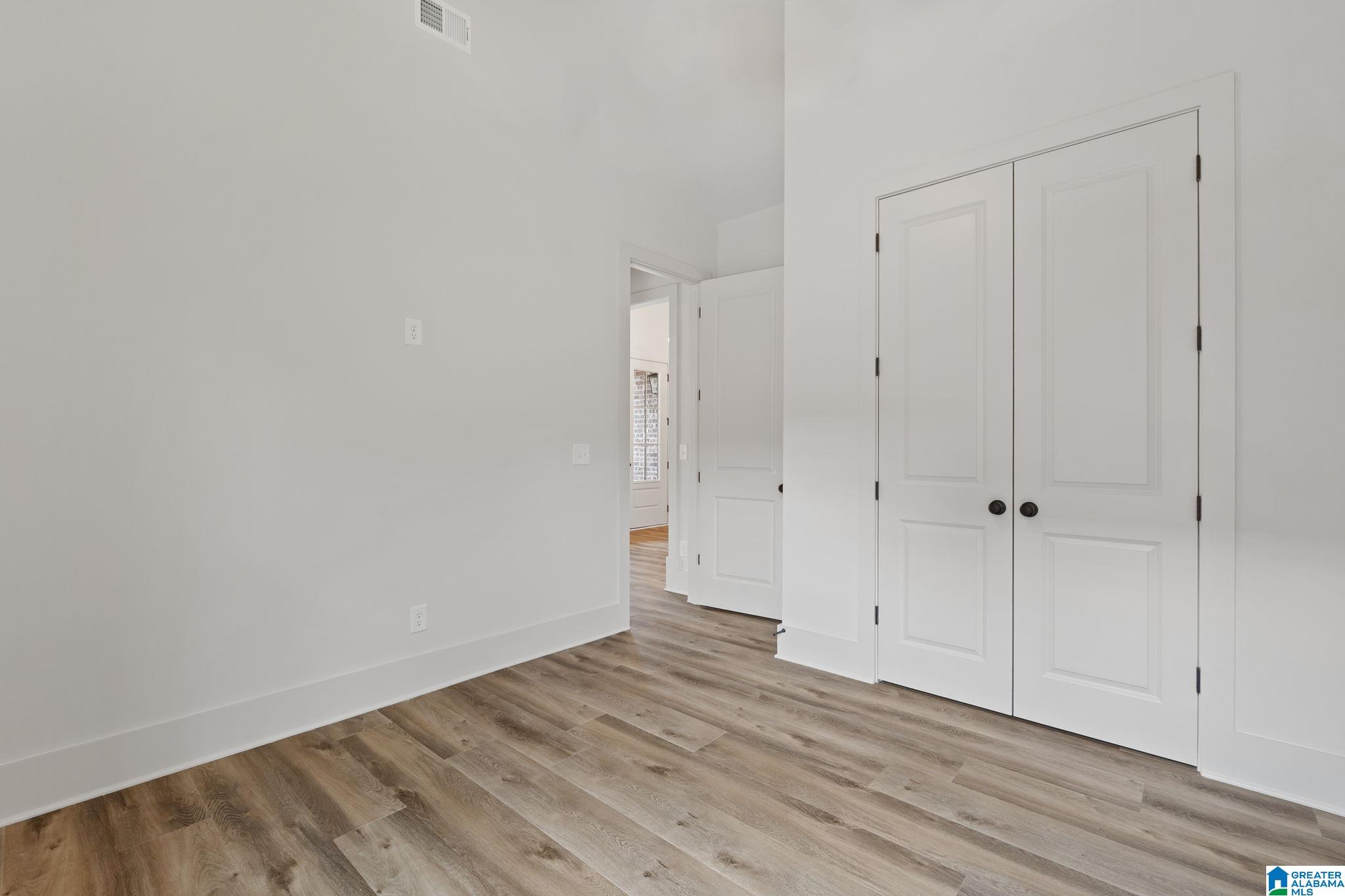 4562 LYNTON DRIVE