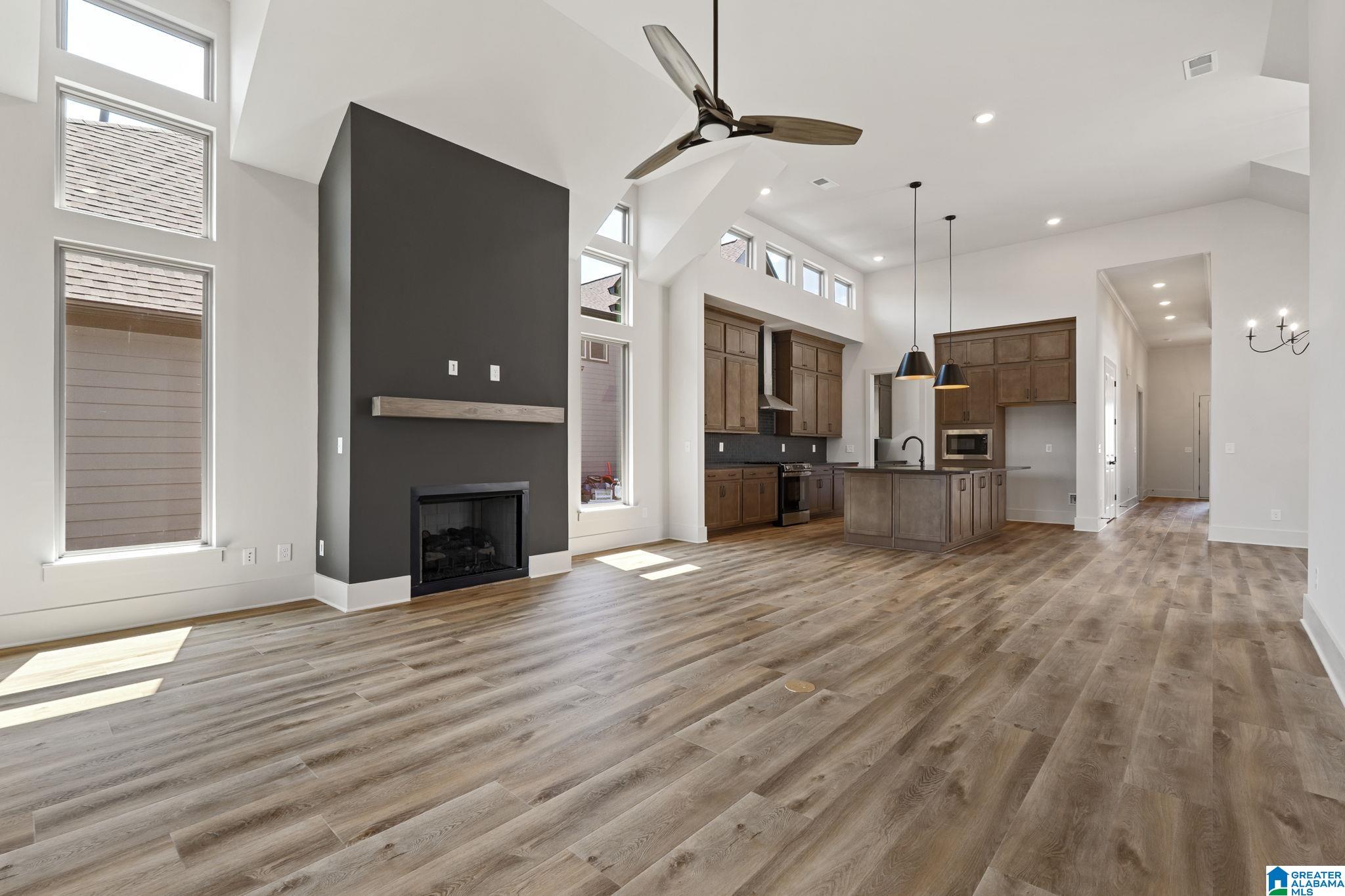 4562 LYNTON DRIVE