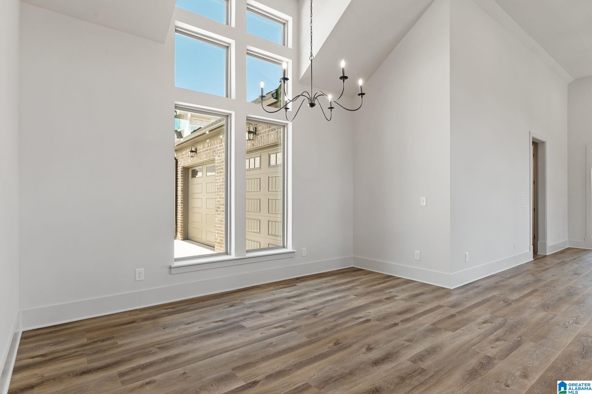 4562 LYNTON DRIVE