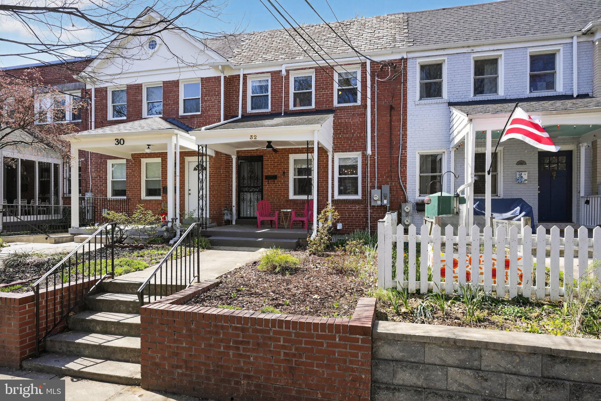 32 FARRAGUT PLACE NW