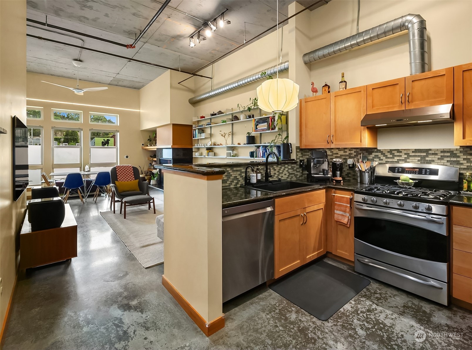 827 Hiawatha Place S Unit: 104