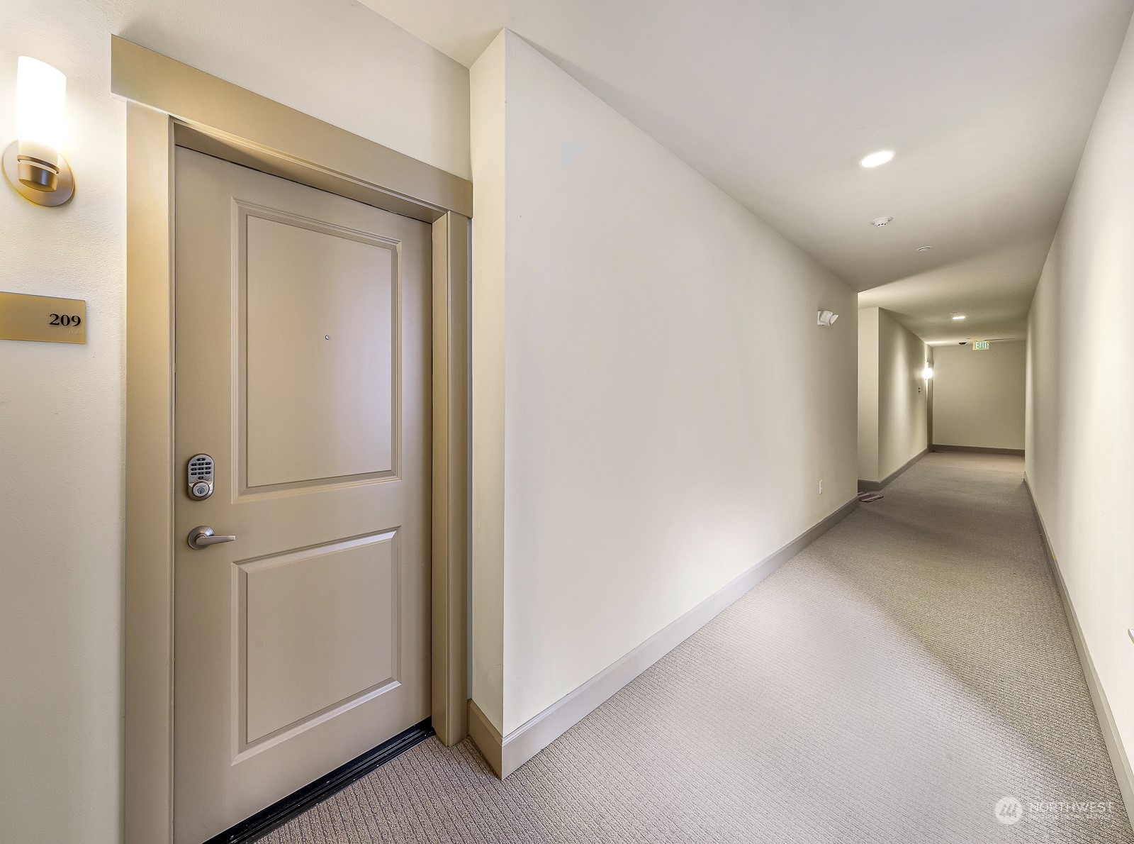 1880 25th Avenue NE Unit: N-209