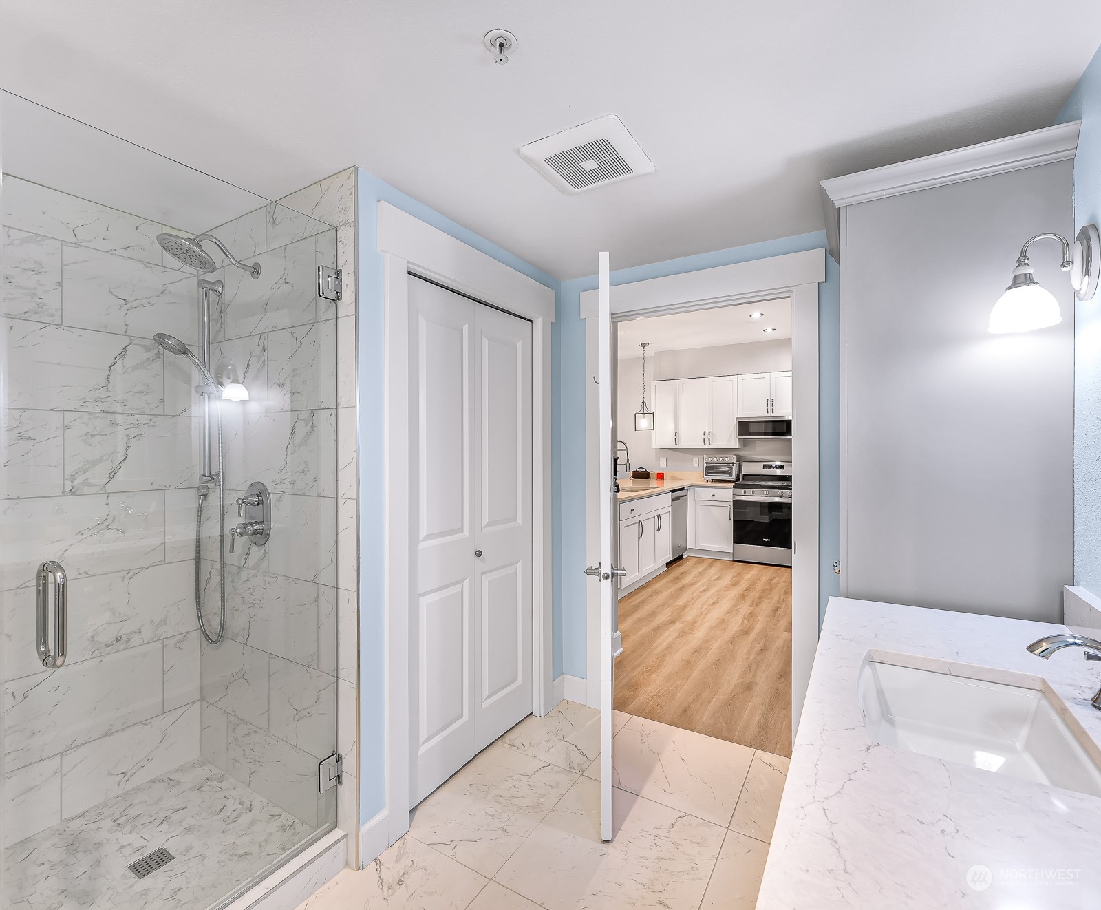 1880 25th Avenue NE Unit: N-209