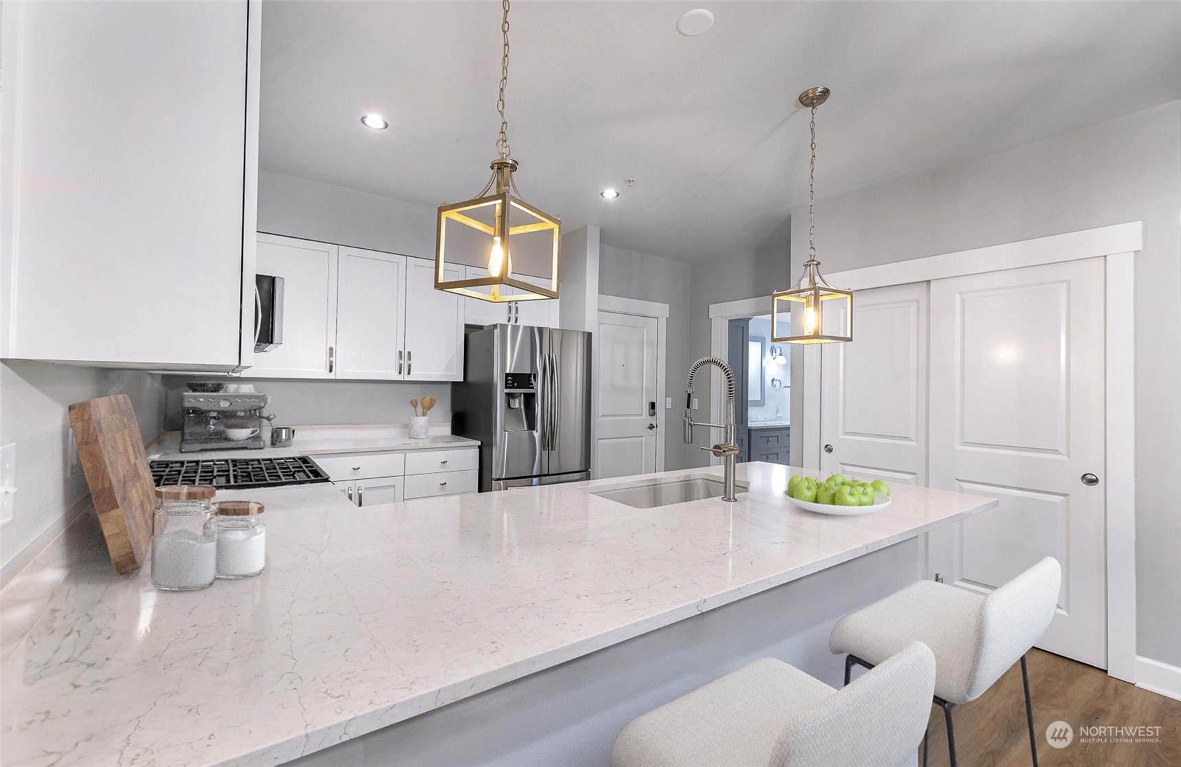 1880 25th Avenue NE Unit: N-209