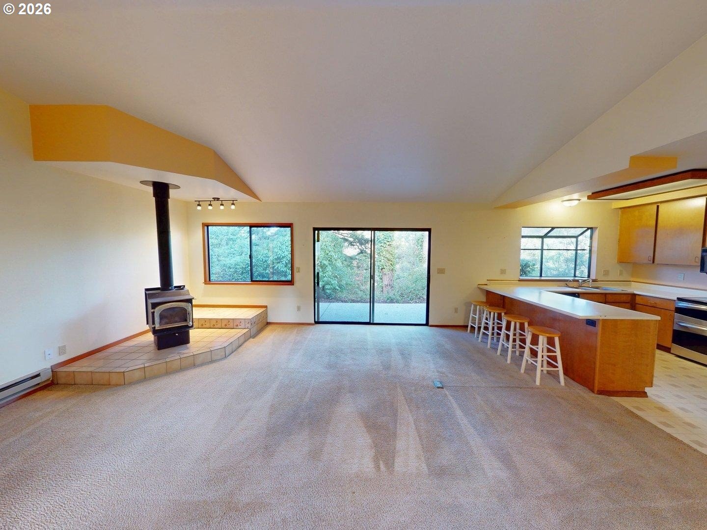 1733 ARCH LN