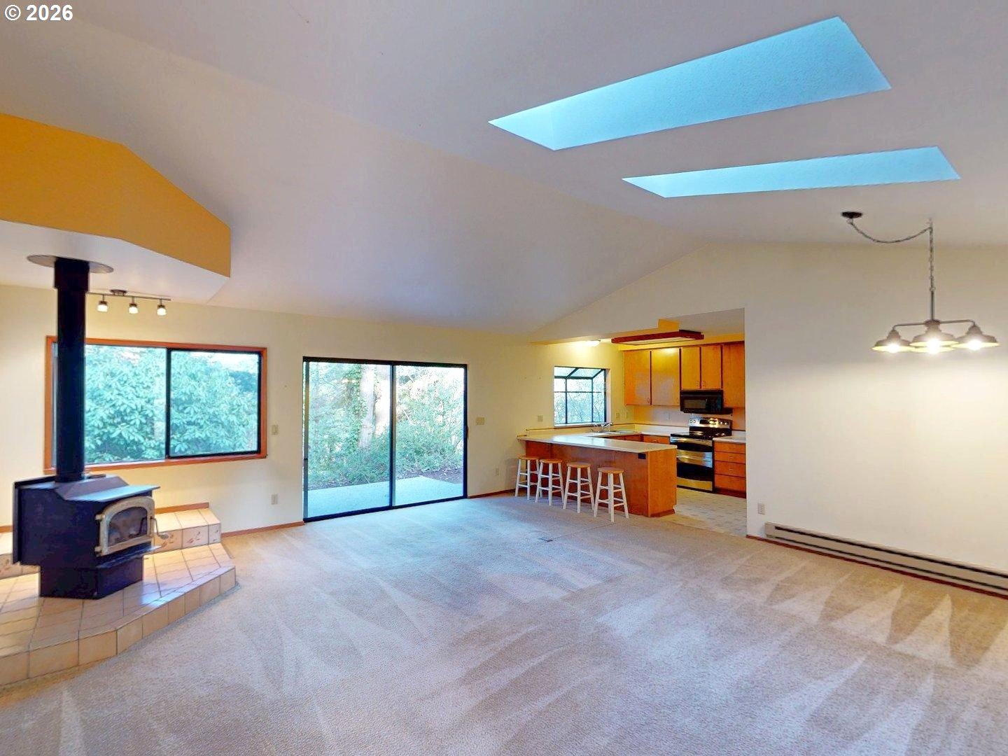 1733 ARCH LN