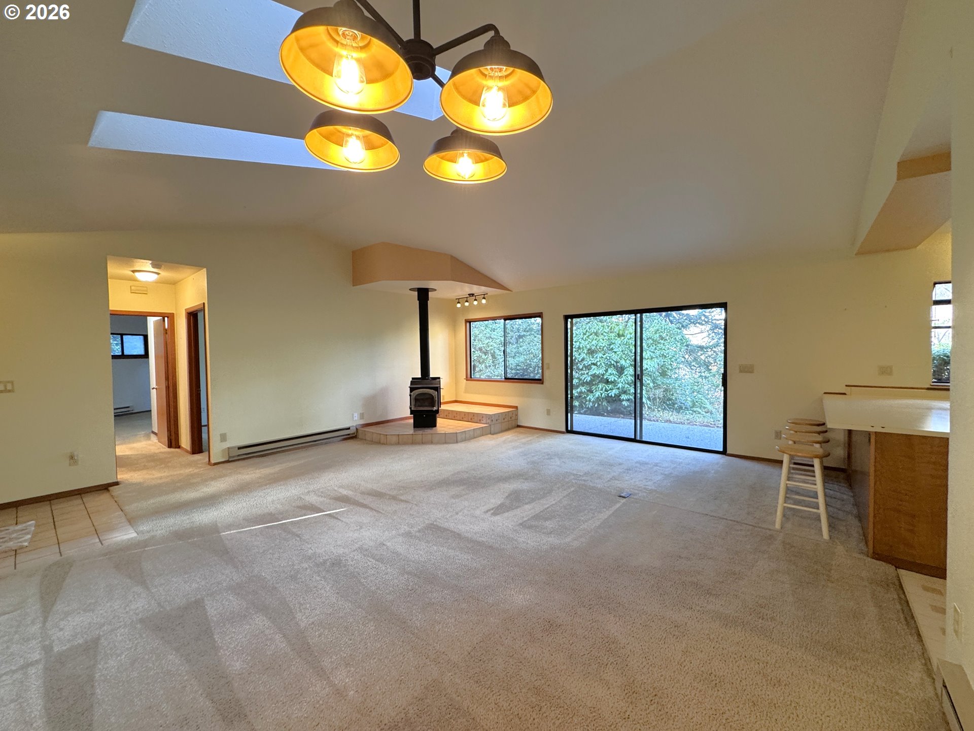 1733 ARCH LN