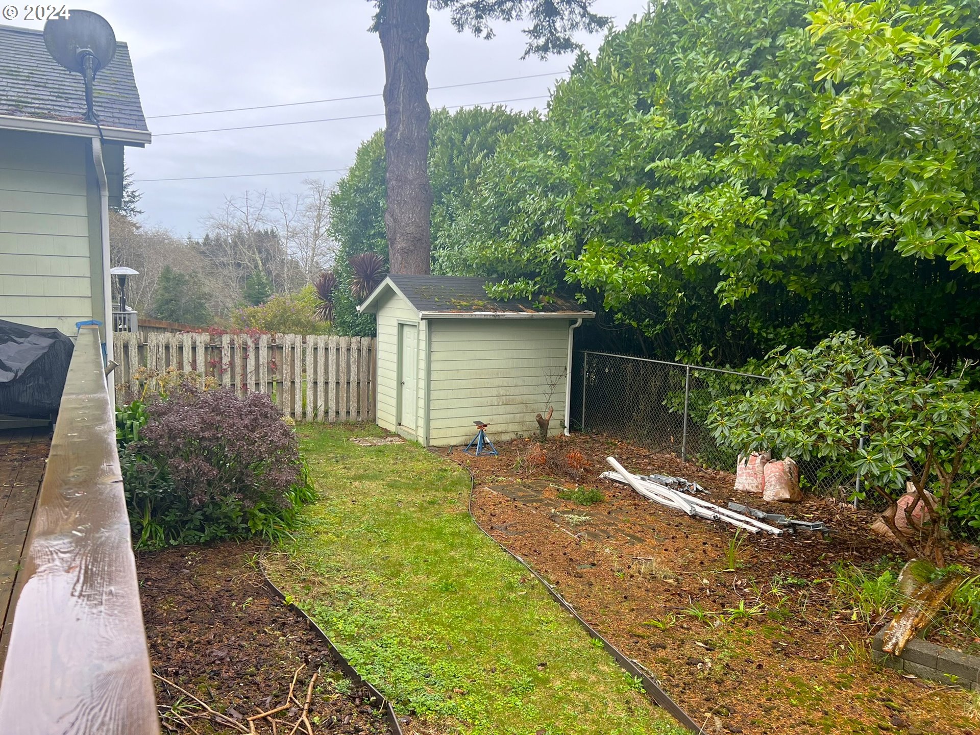 6930 OAKWOOD CT