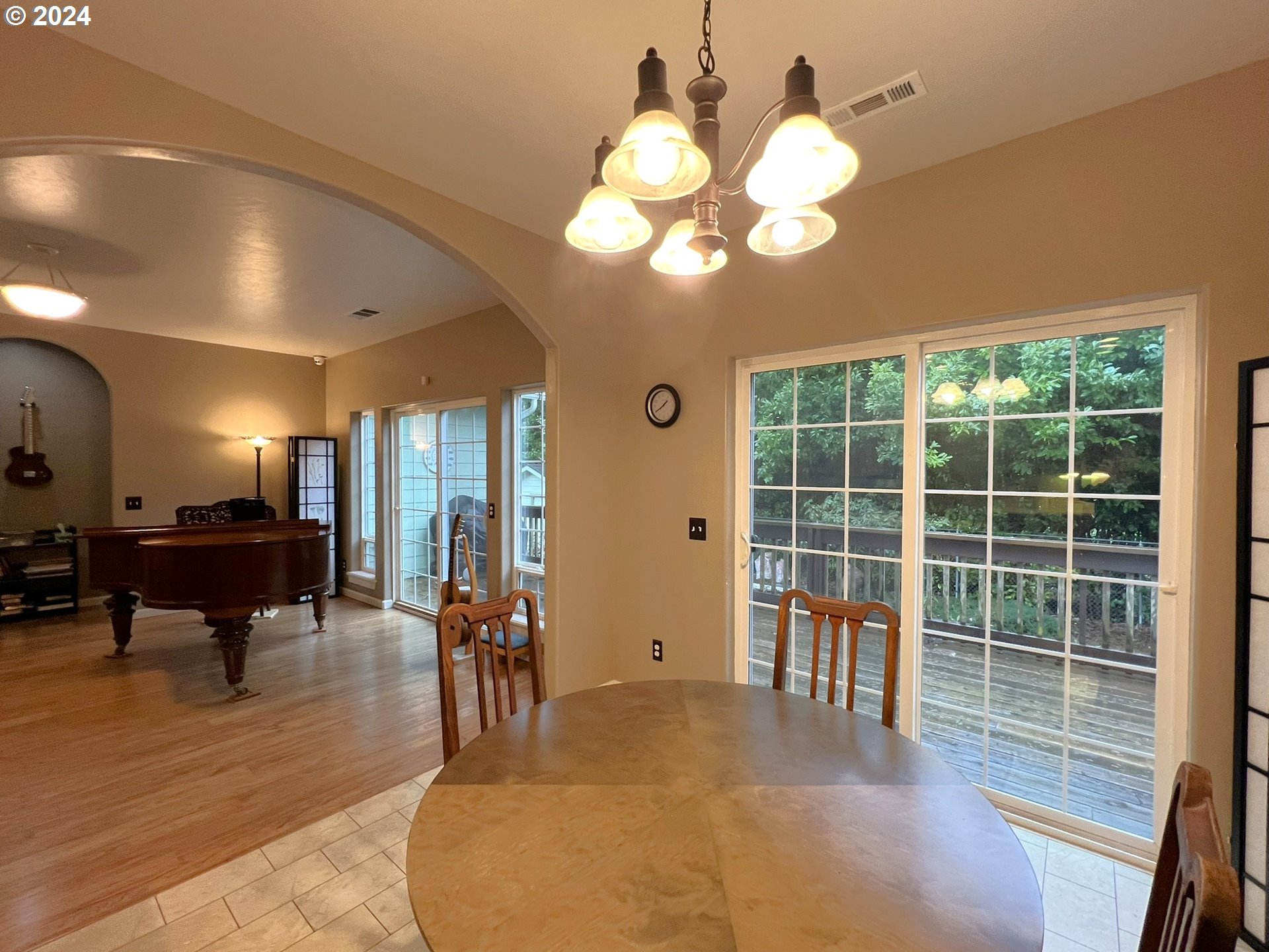 6930 OAKWOOD CT
