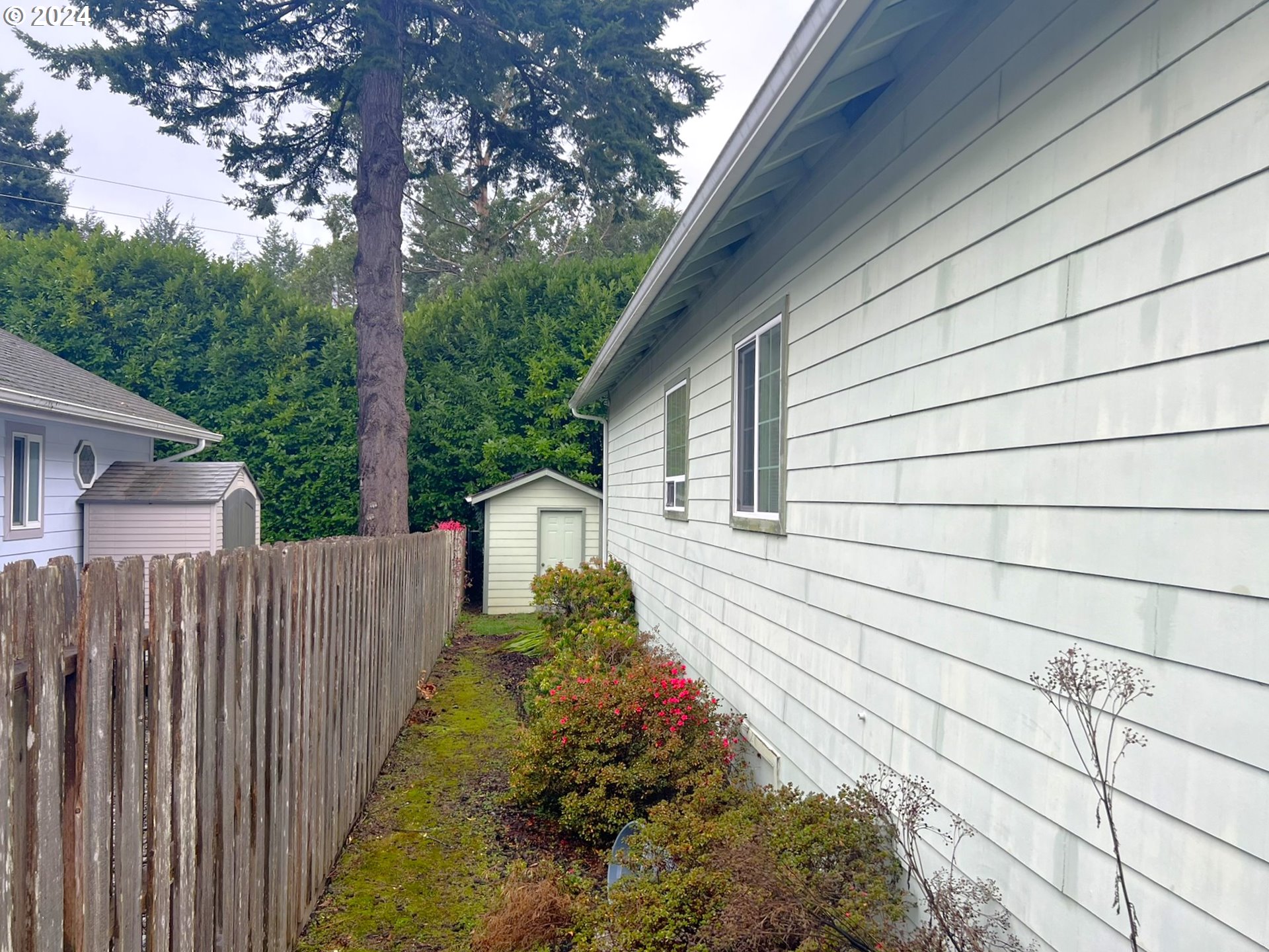 6930 OAKWOOD CT