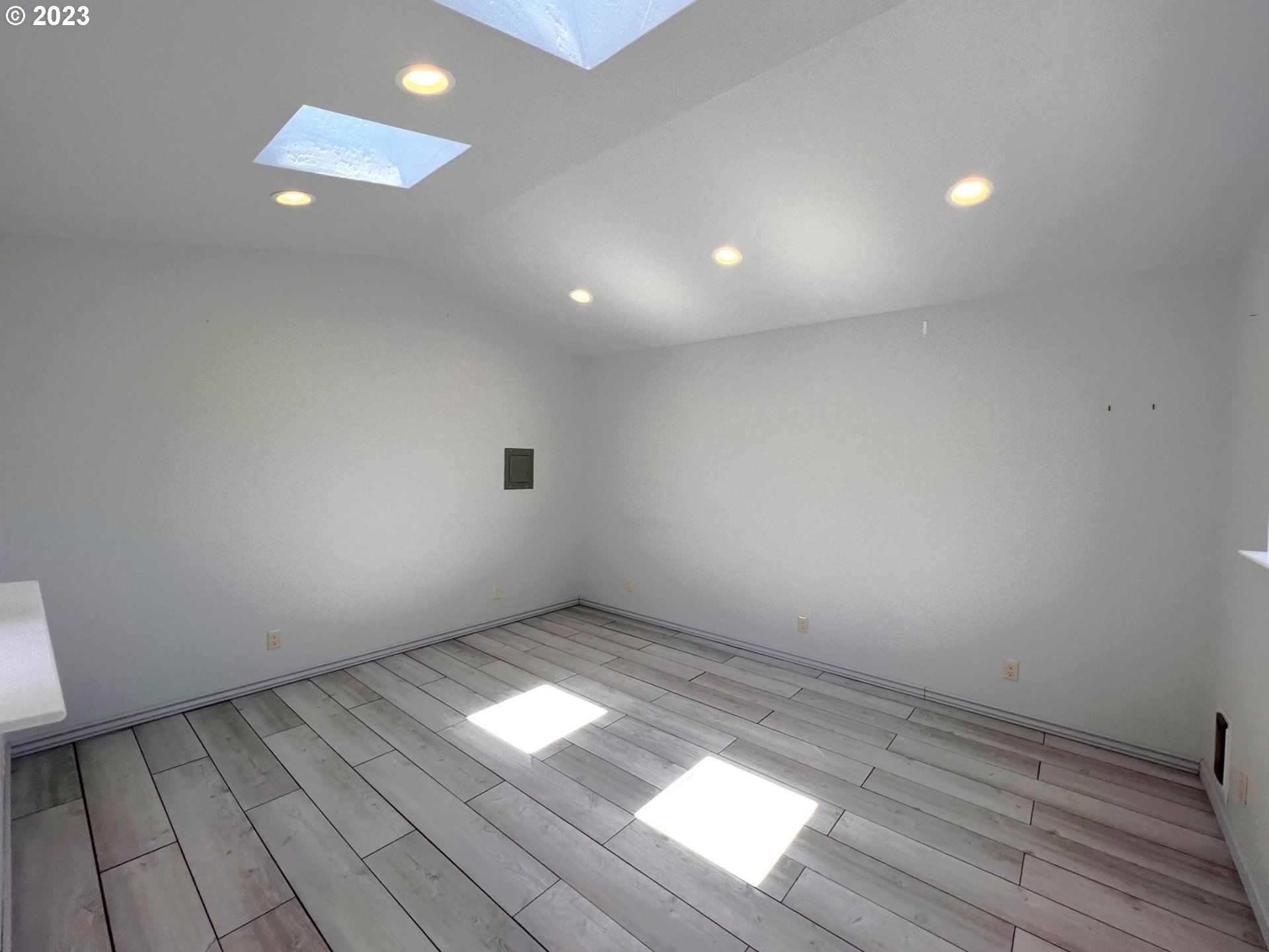 332 MILL BEACH RD