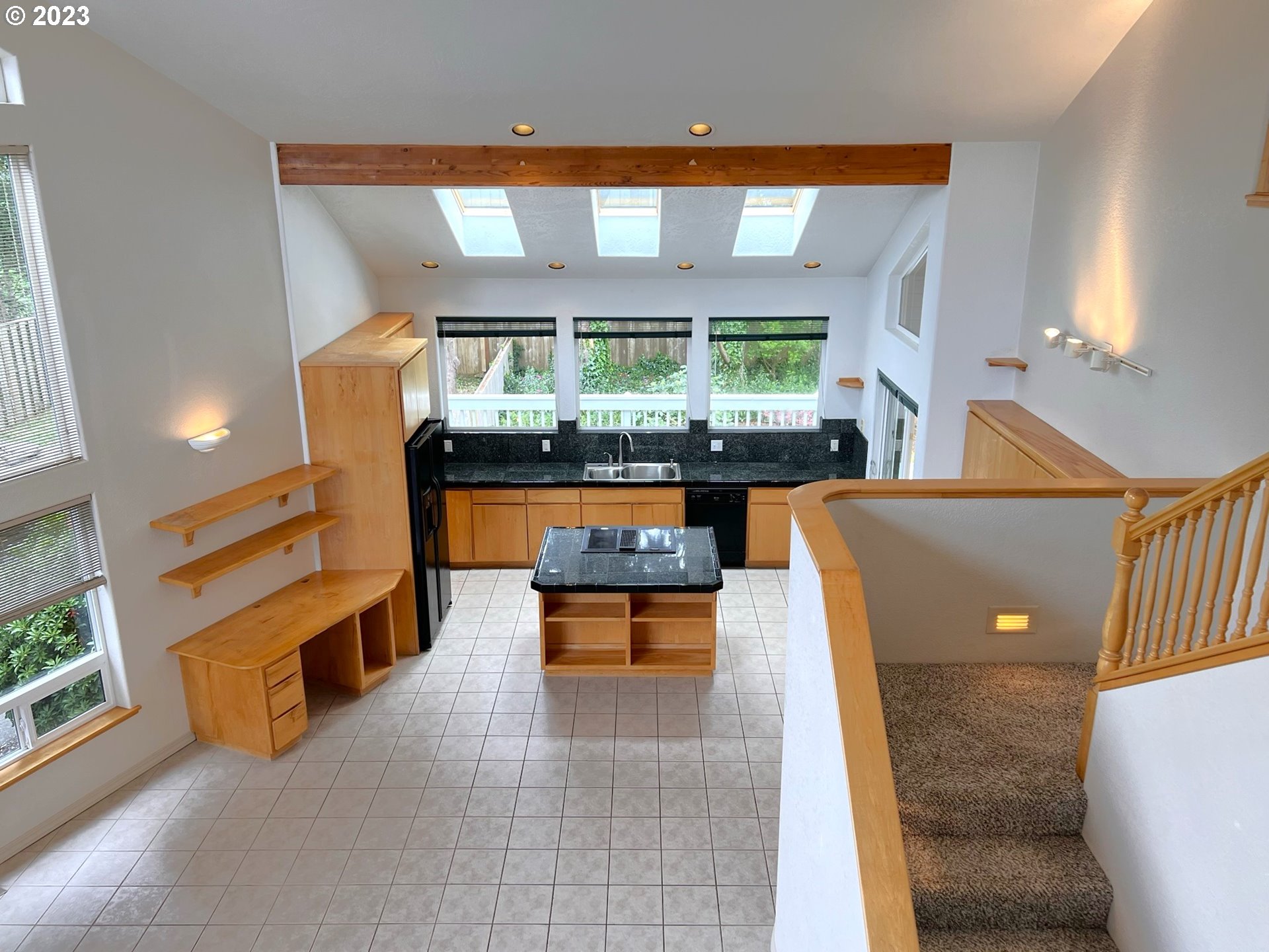 332 MILL BEACH RD