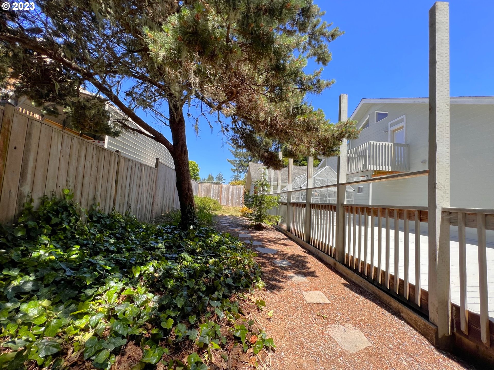 332 MILL BEACH RD